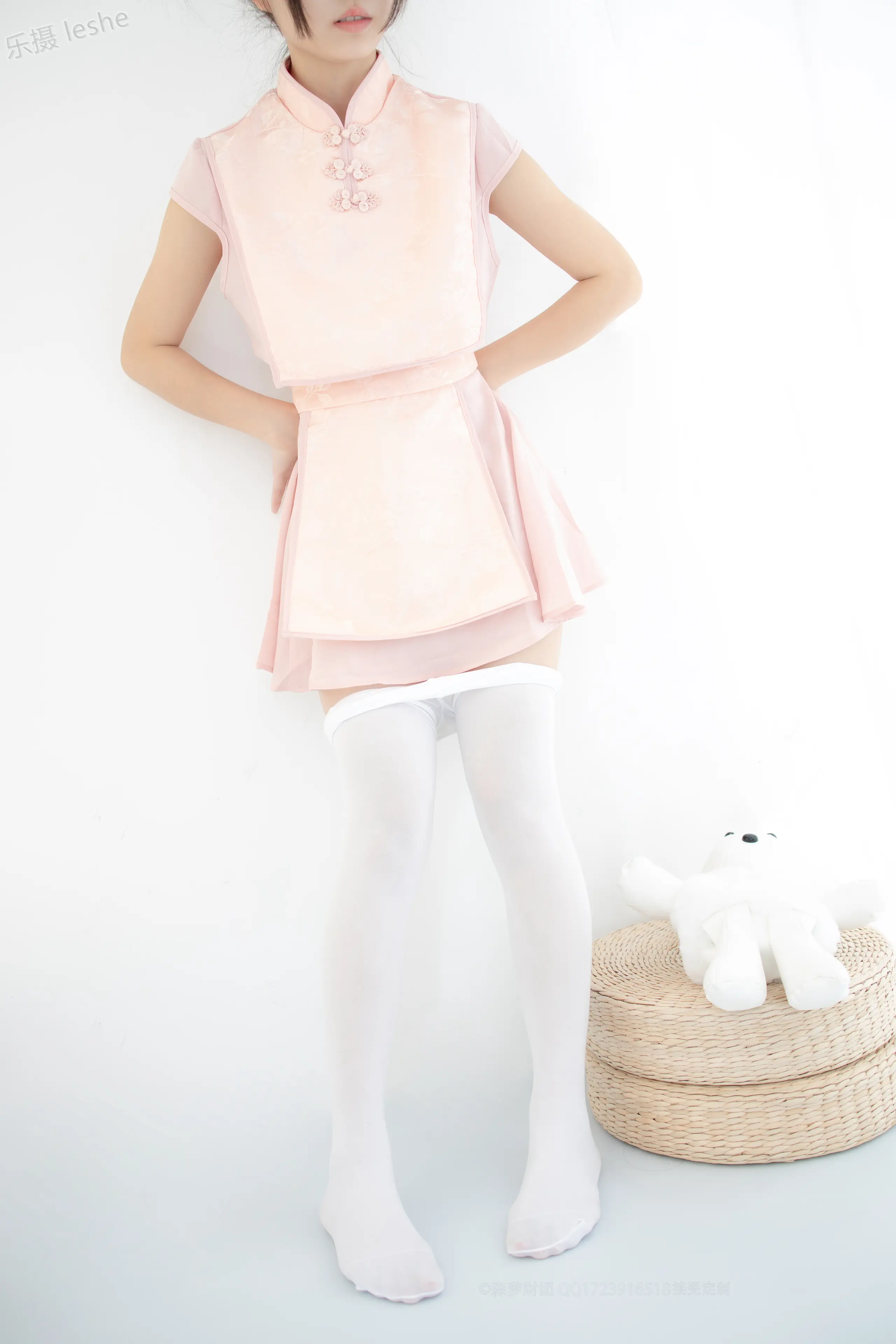 森萝财团 X 80D白丝踩物 [66P]