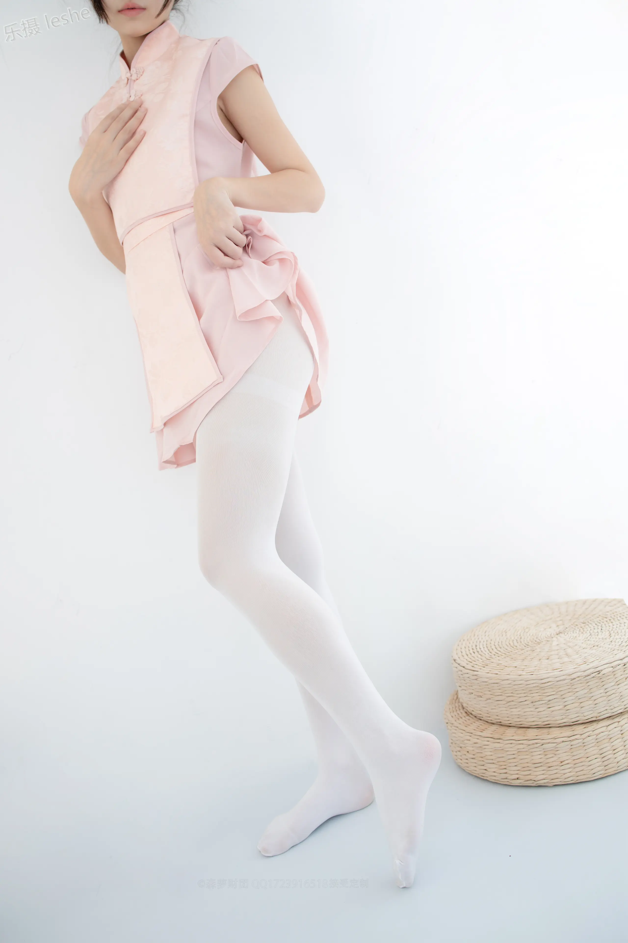 森萝财团 X 80D白丝踩物 [66P]