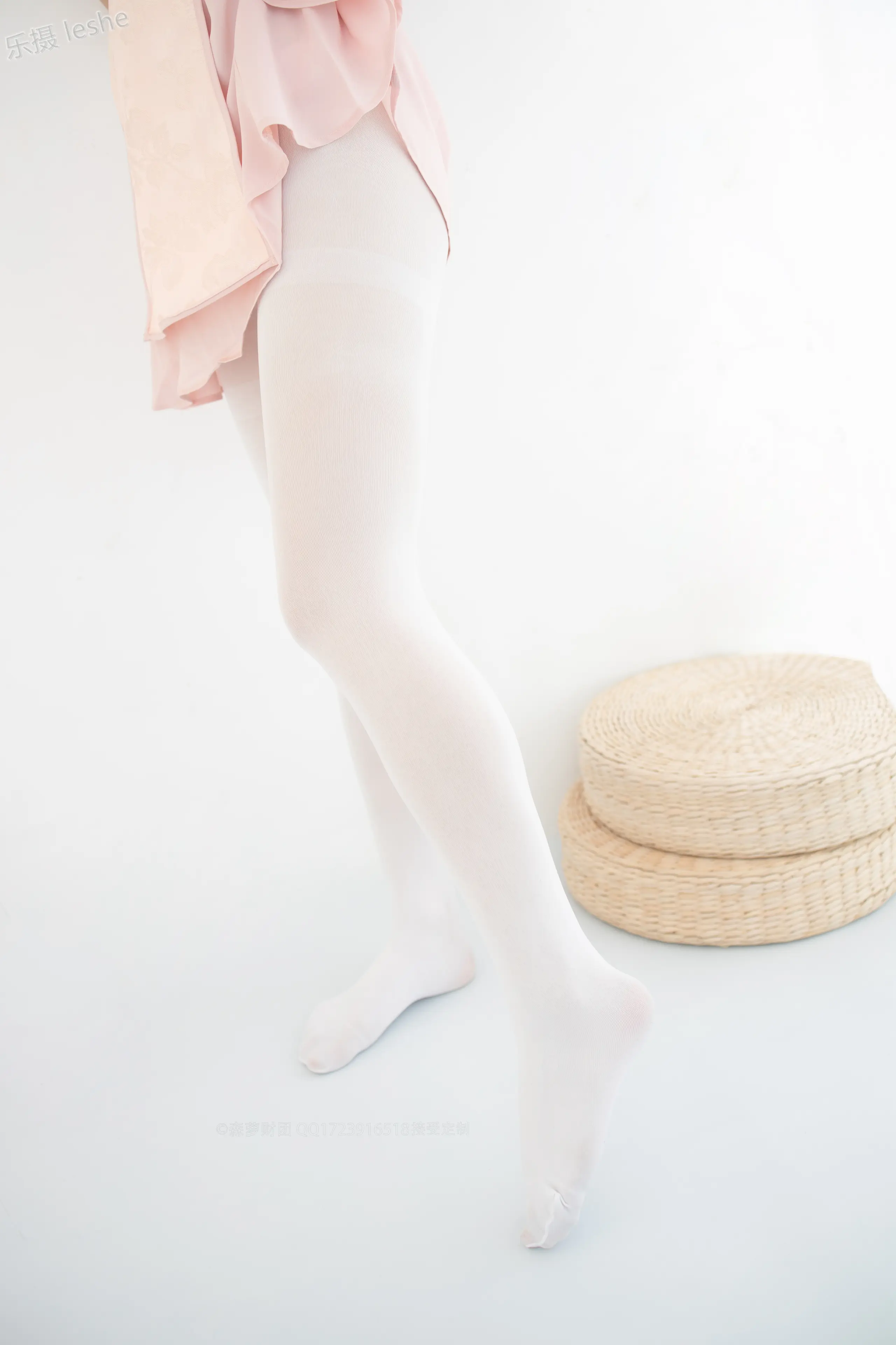 森萝财团 X 80D白丝踩物 [66P]