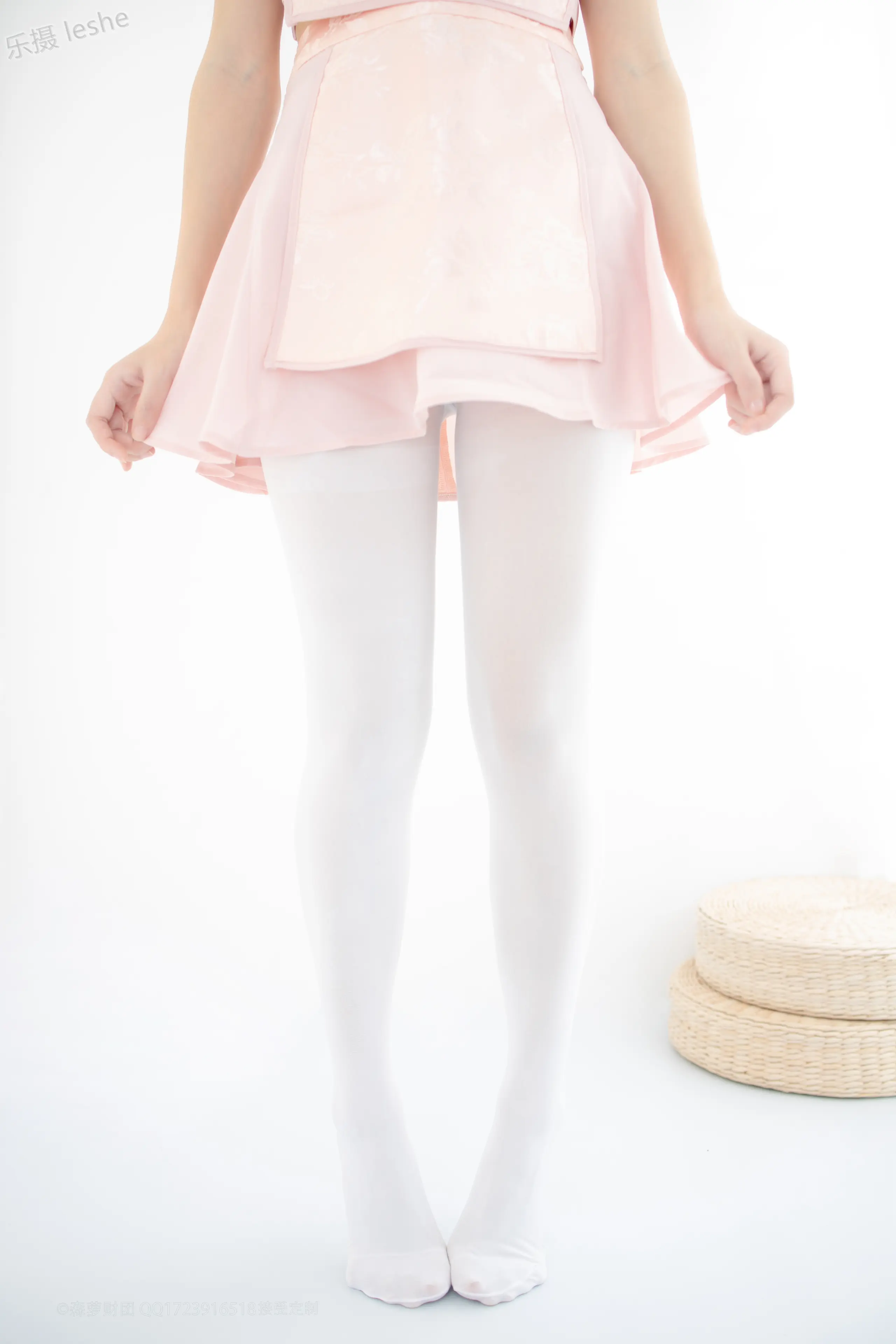 森萝财团 X 80D白丝踩物 [66P]