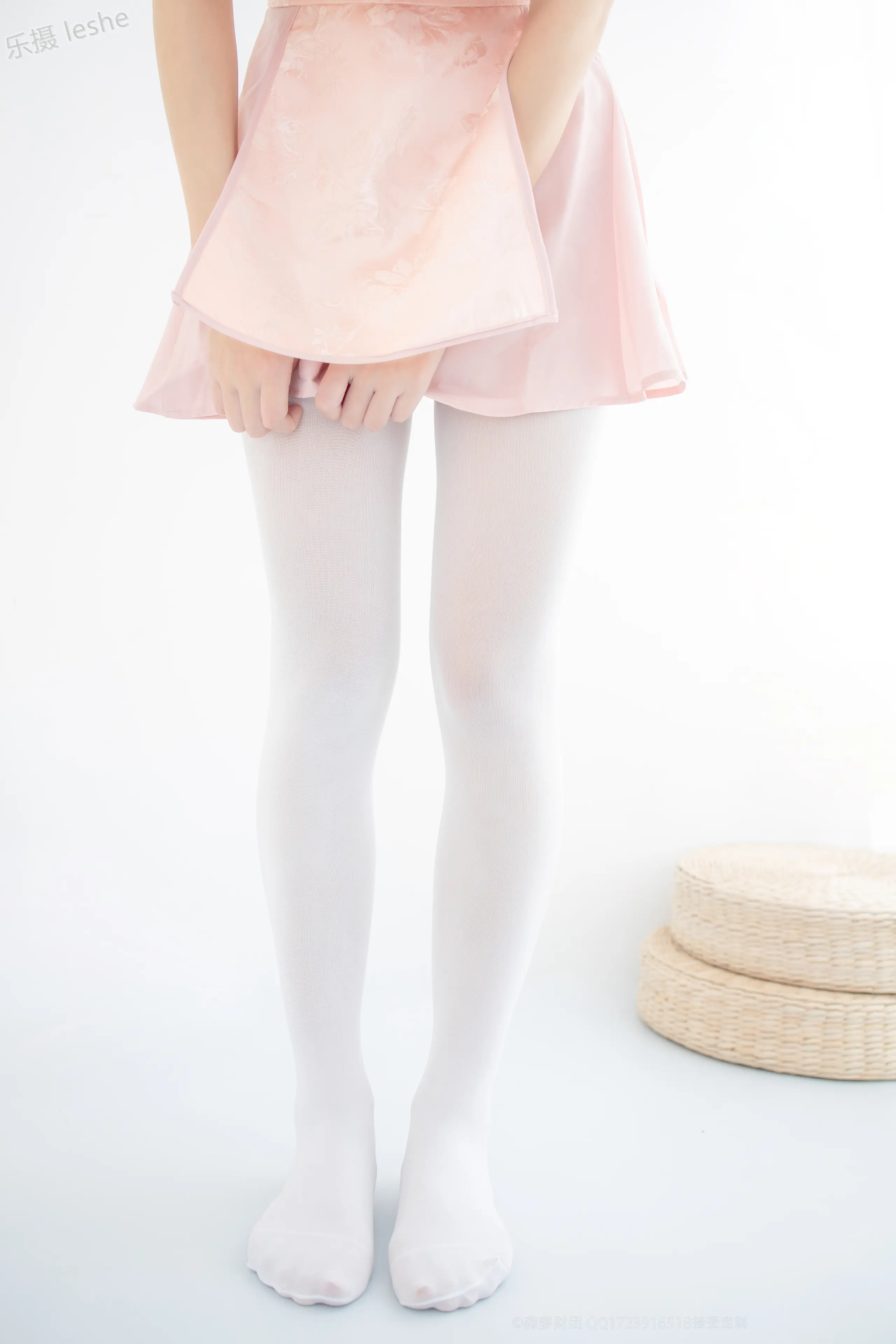 森萝财团 X 80D白丝踩物 [66P]