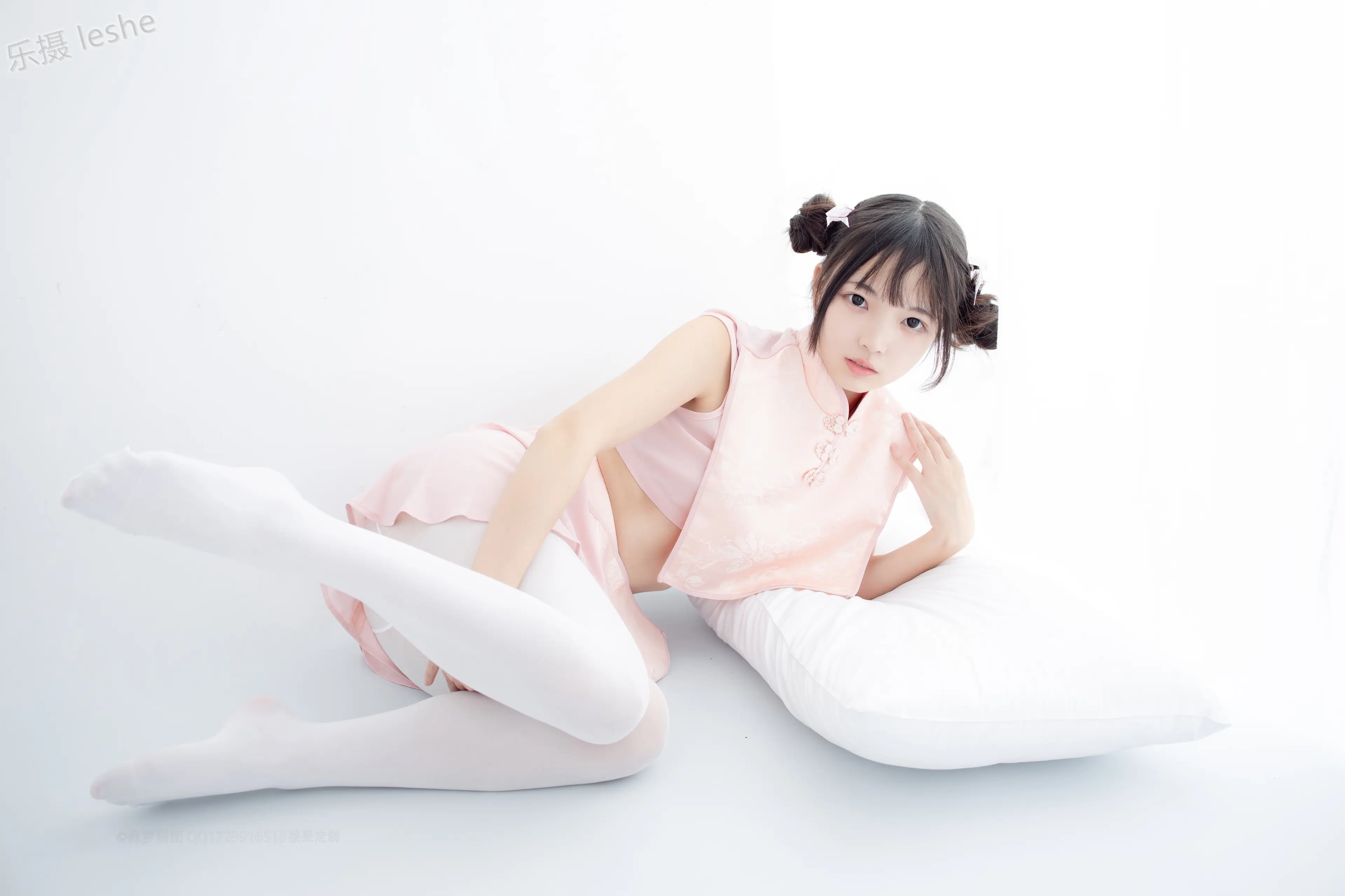 森萝财团 X 80D白丝踩物 [66P]