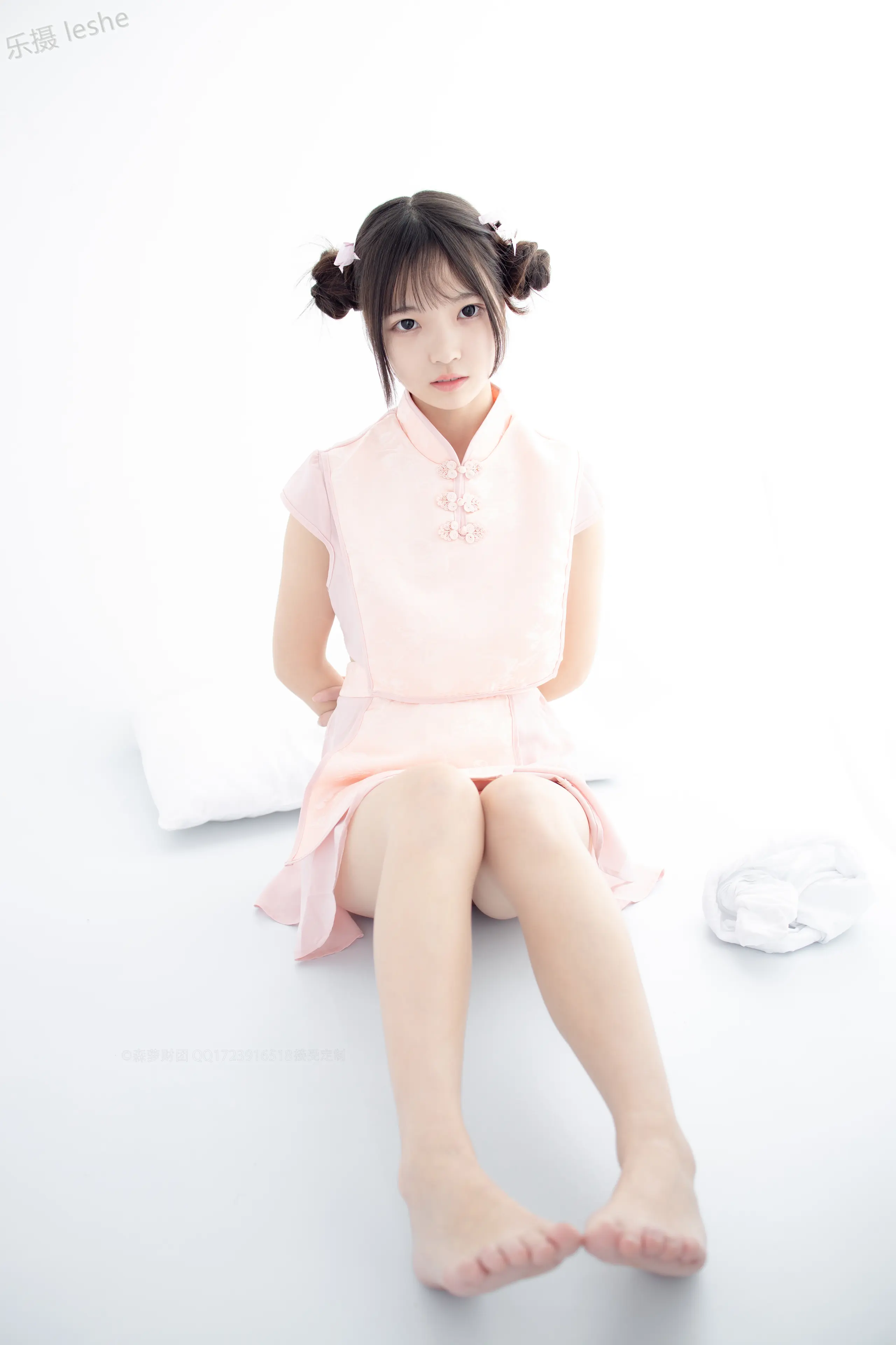 森萝财团 X 80D白丝踩物 [66P]