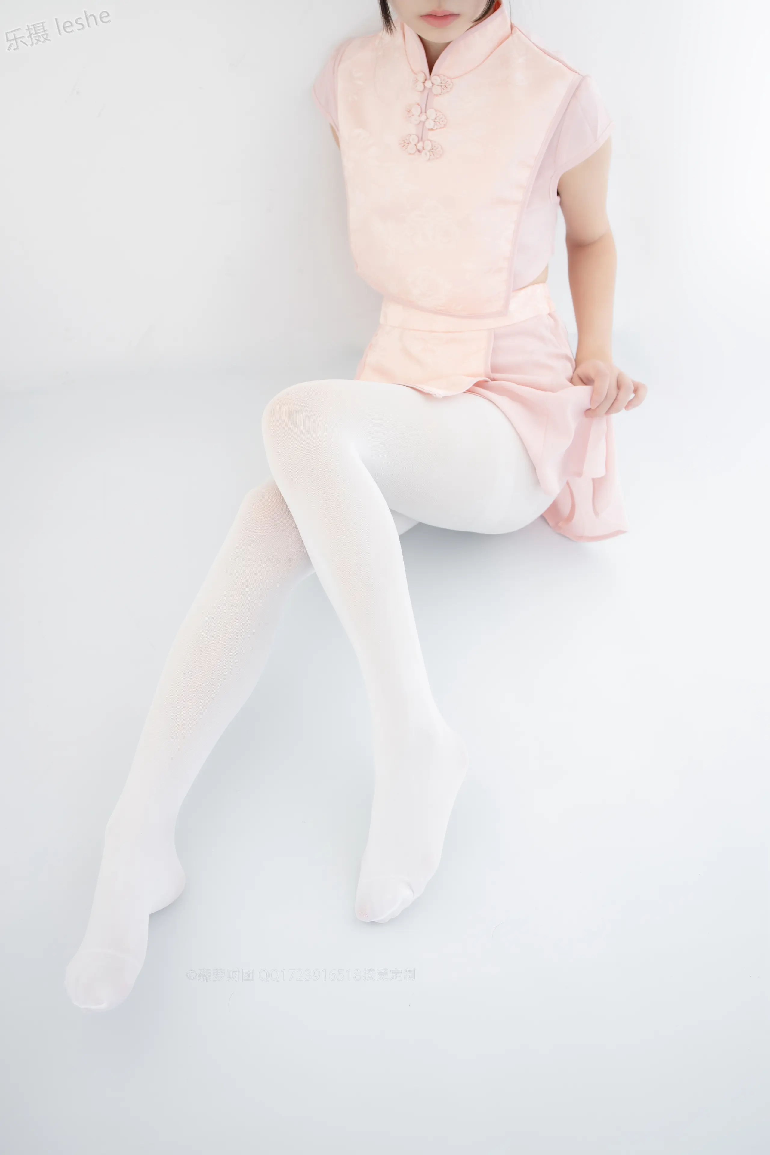 森萝财团 X 80D白丝踩物 [66P]