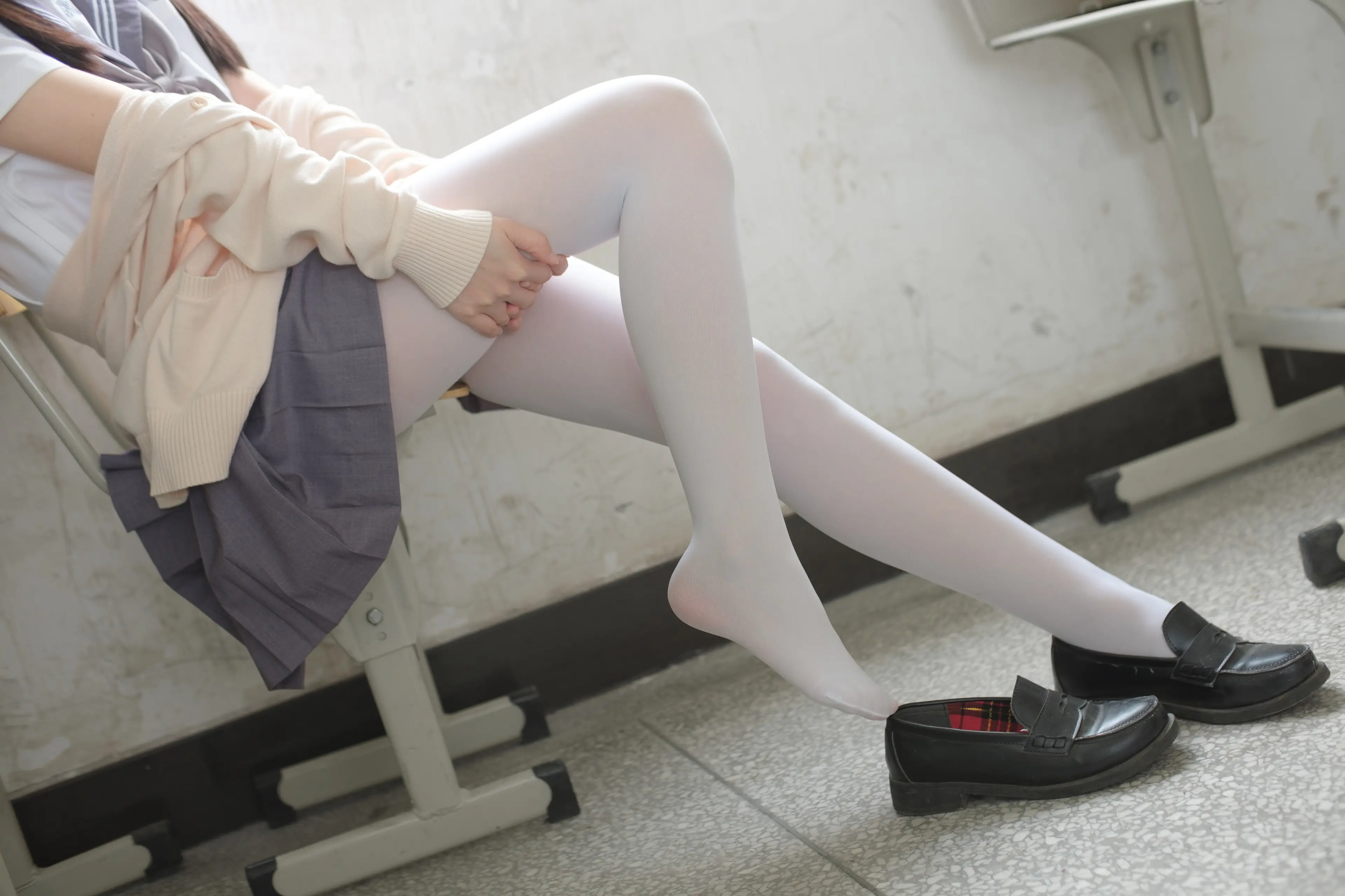 森萝财团 X JK校服白丝 [99P]