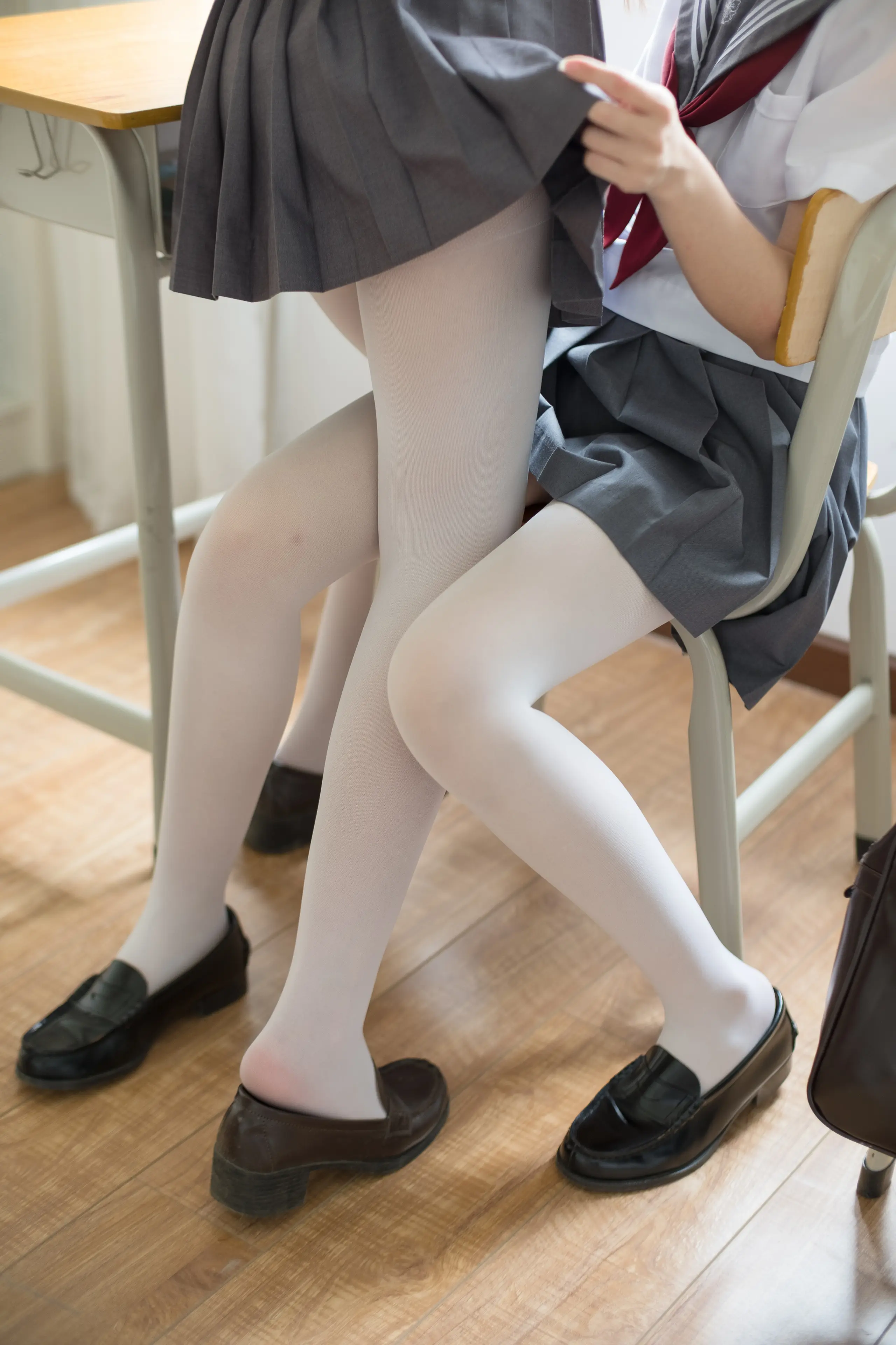 森萝财团 X JK白丝姐妹花 [131P]