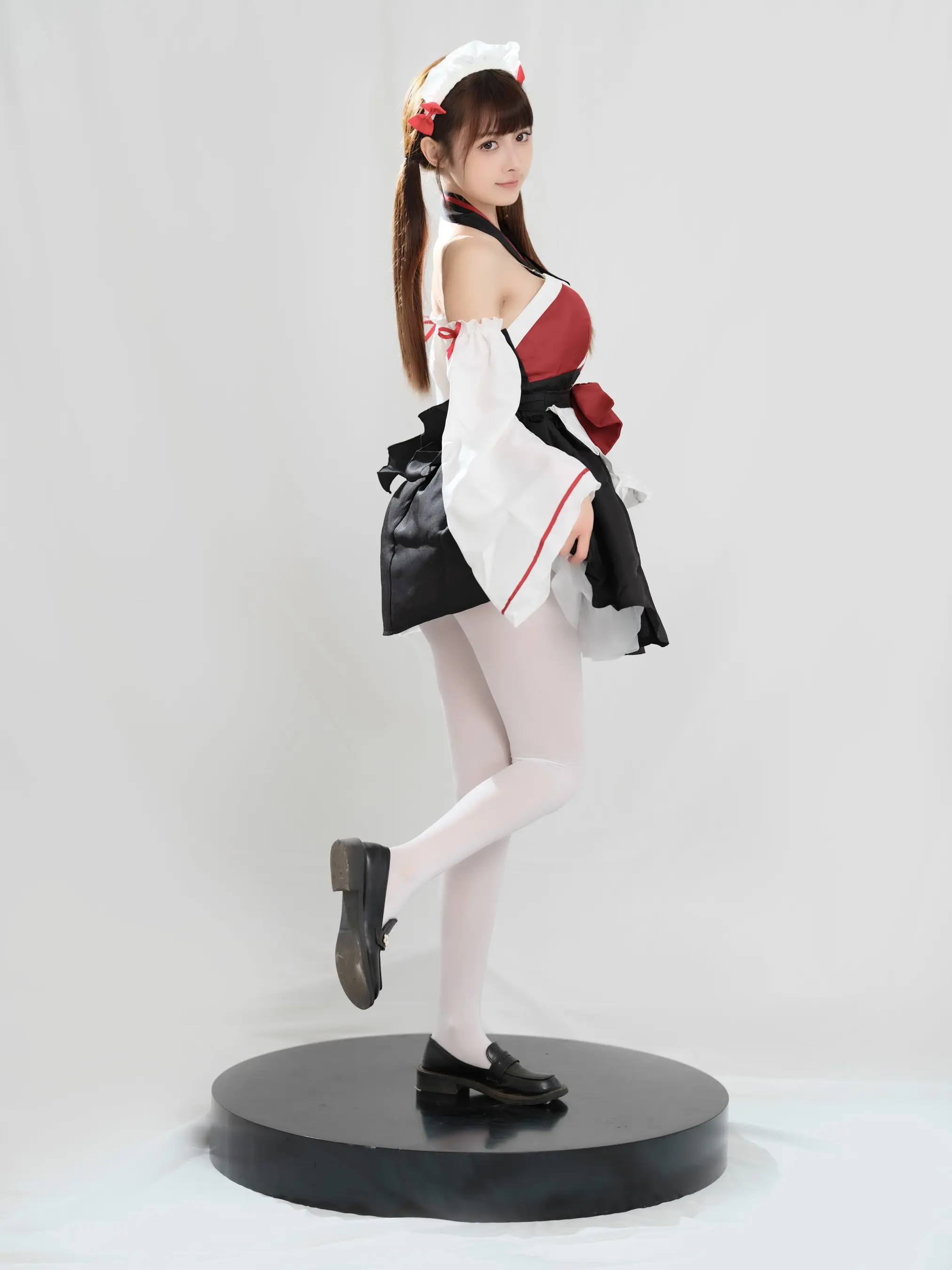 河豚抚子 红衣小女仆 [25P]