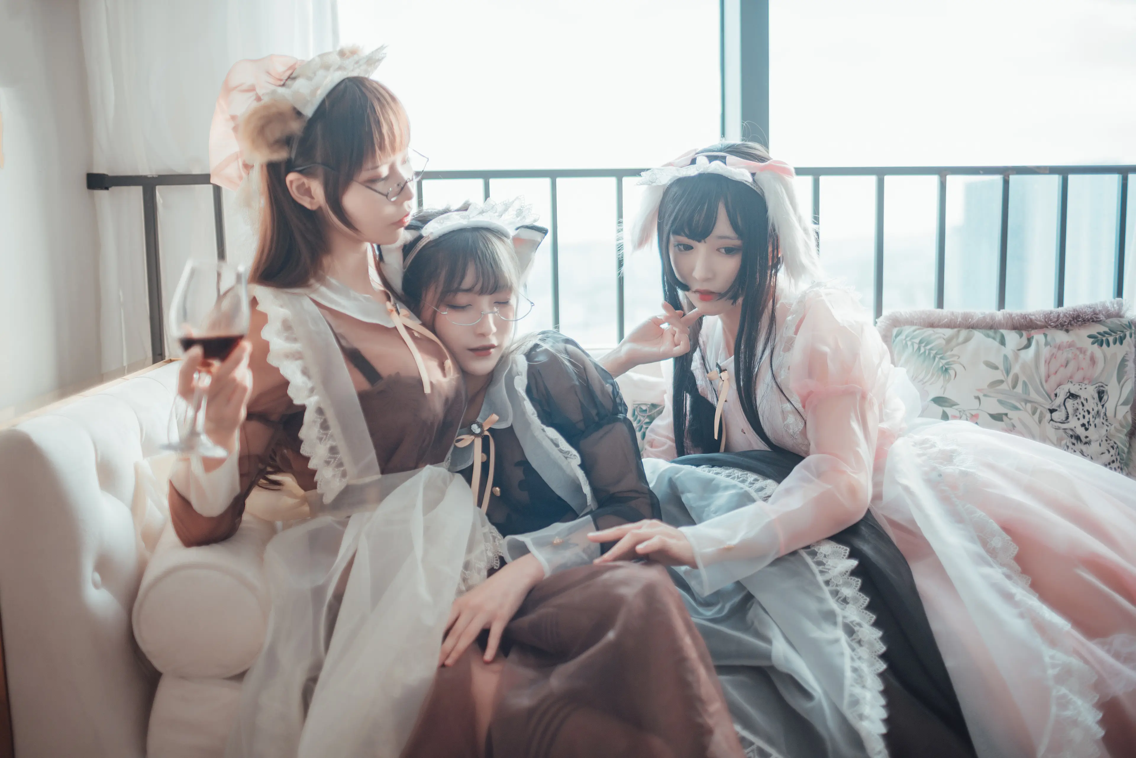 爱老师_PhD 铁板烧鬼舞 透明女仆 (&奶文) [24P]