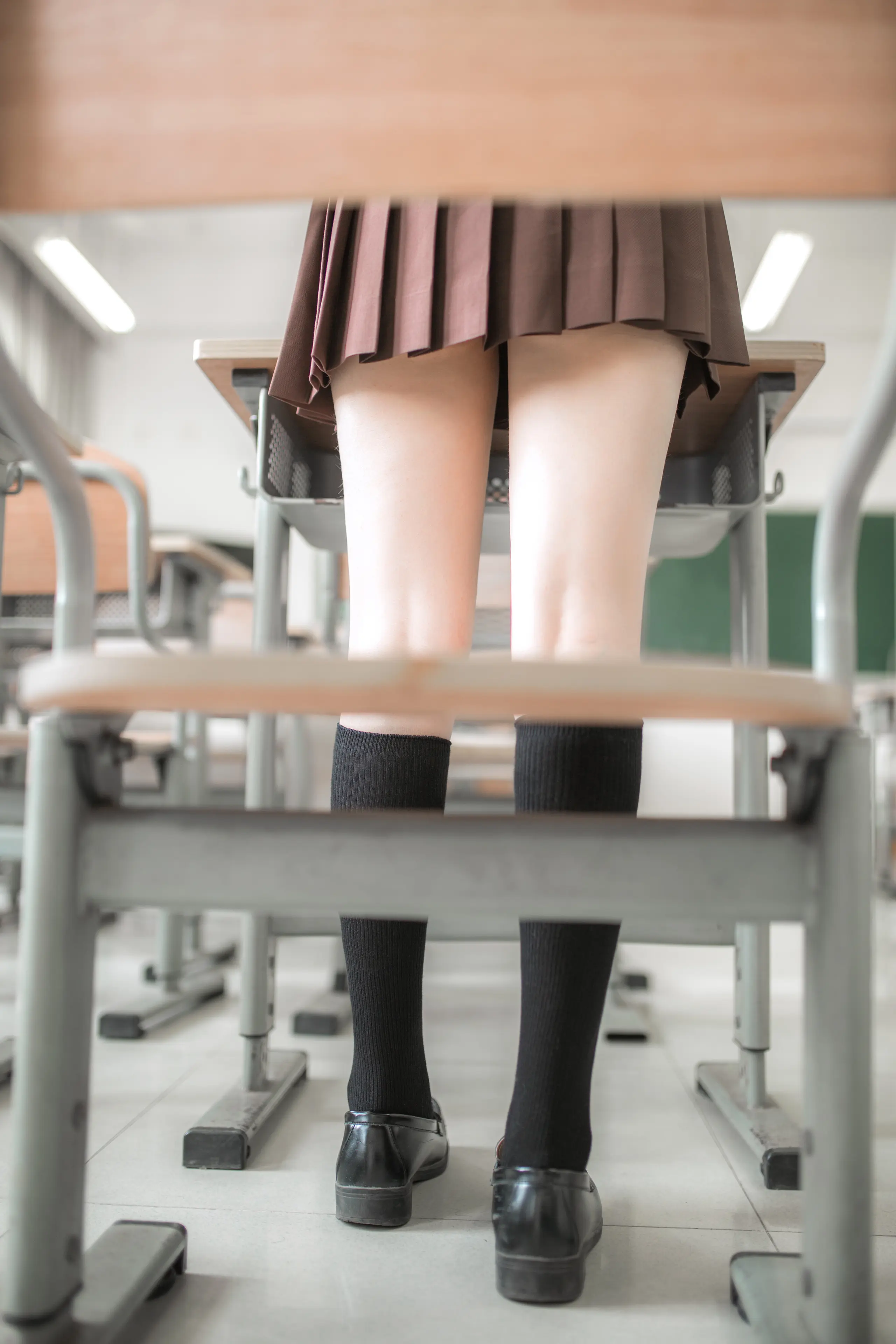 疯猫ss 棕裙 [22P]