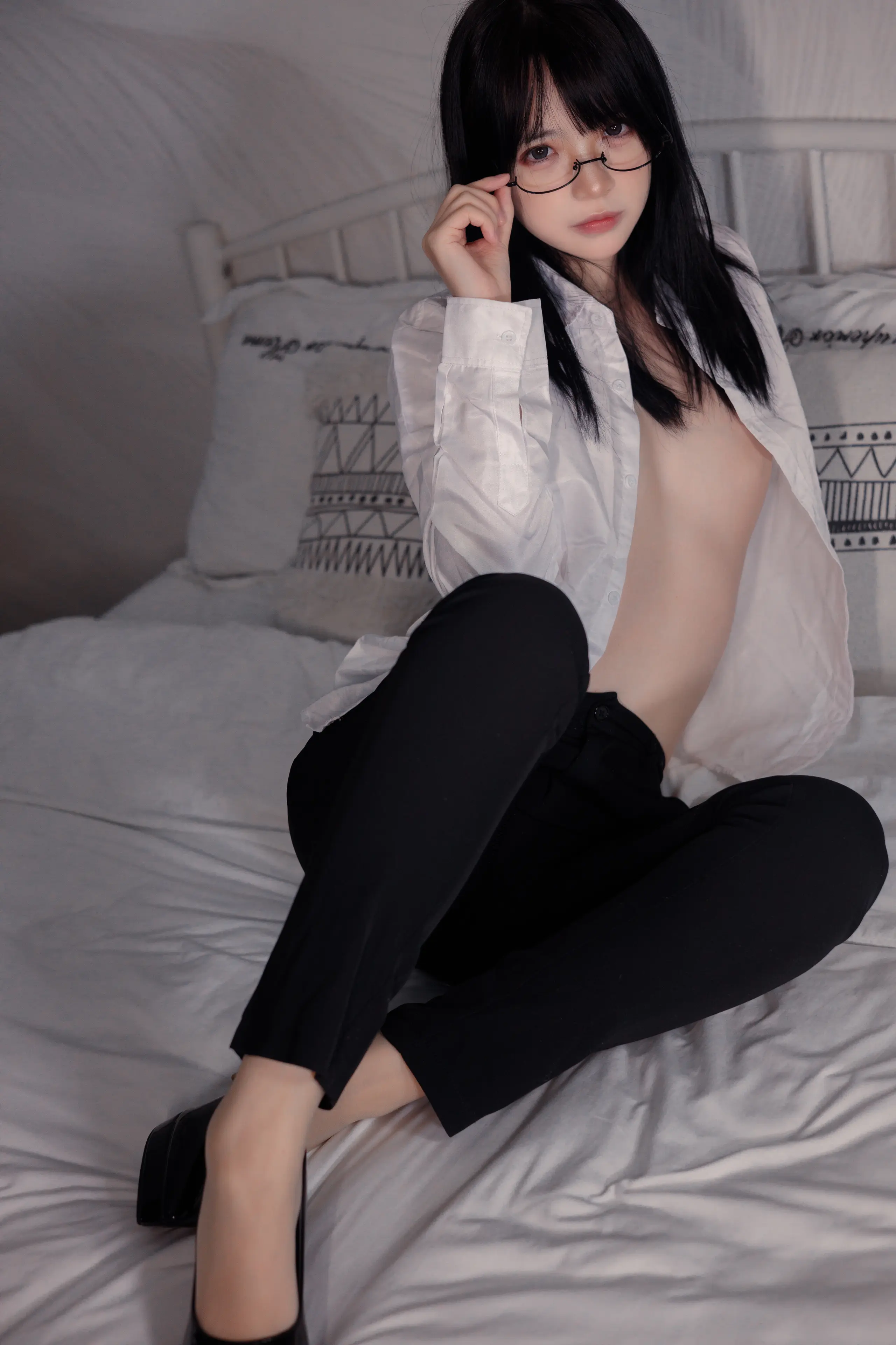 疯猫ss 白色情人节福袋 长裤OL [40P]