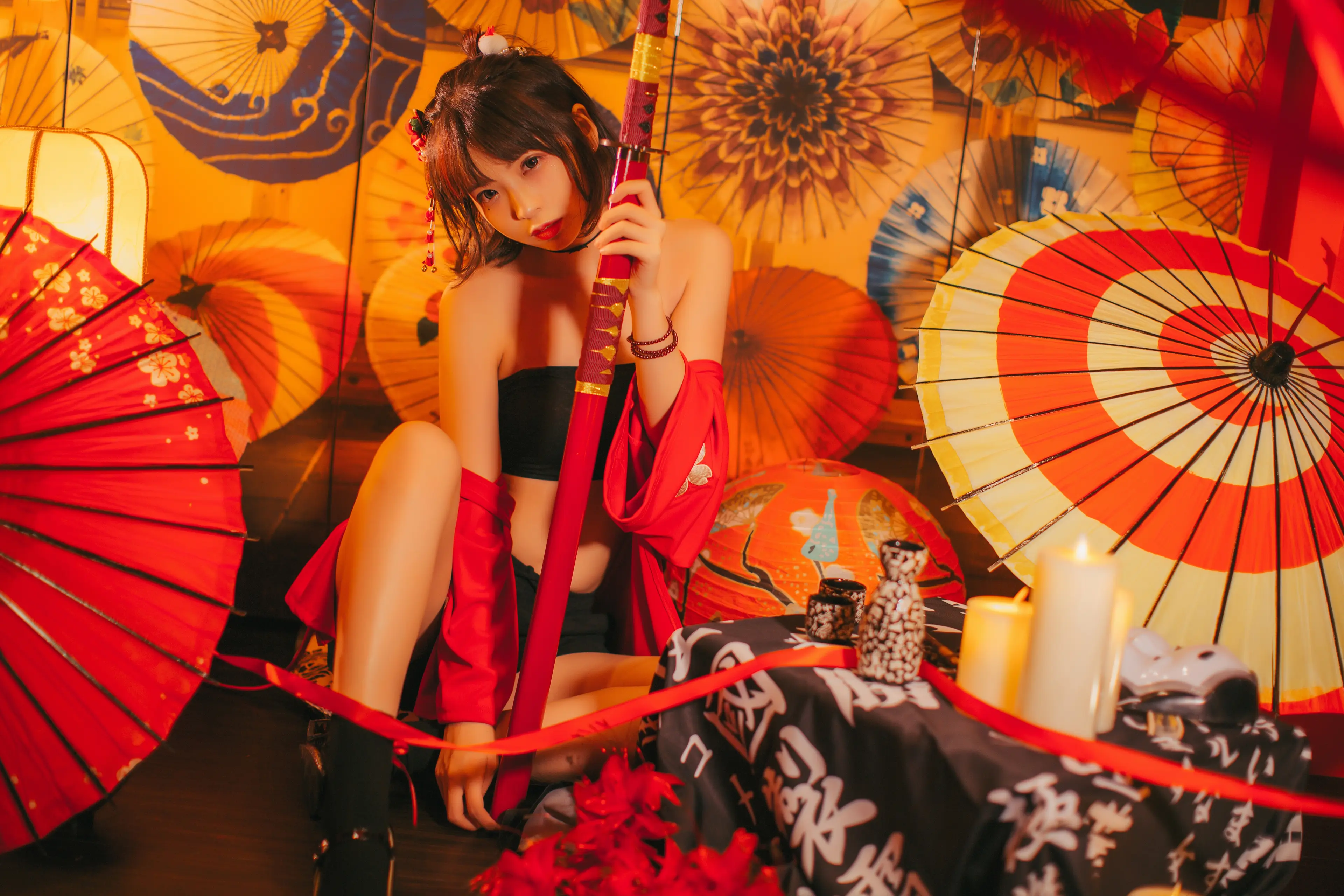 疯猫ss 红色羽衣 [15P]