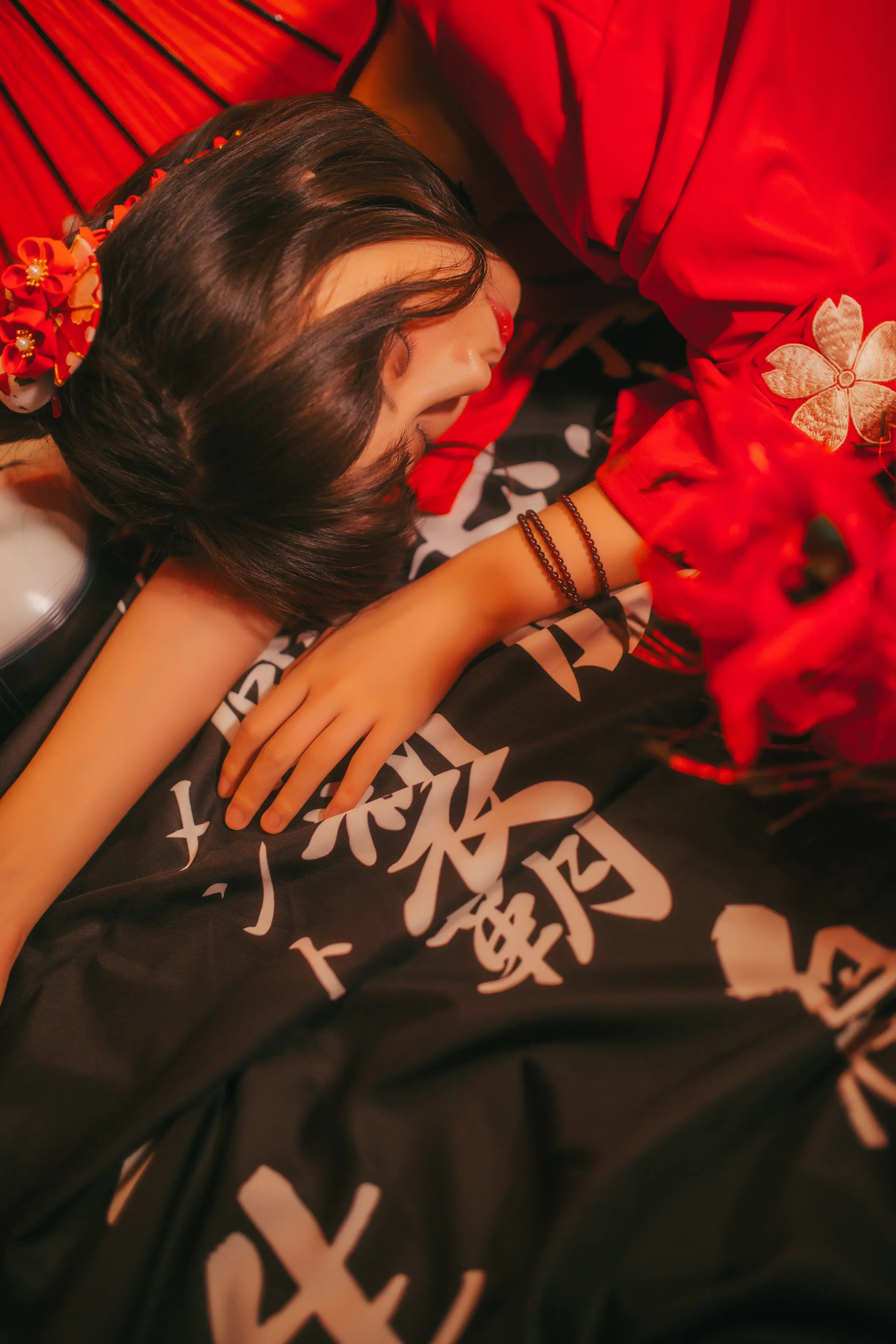 疯猫ss 红色羽衣 [15P]