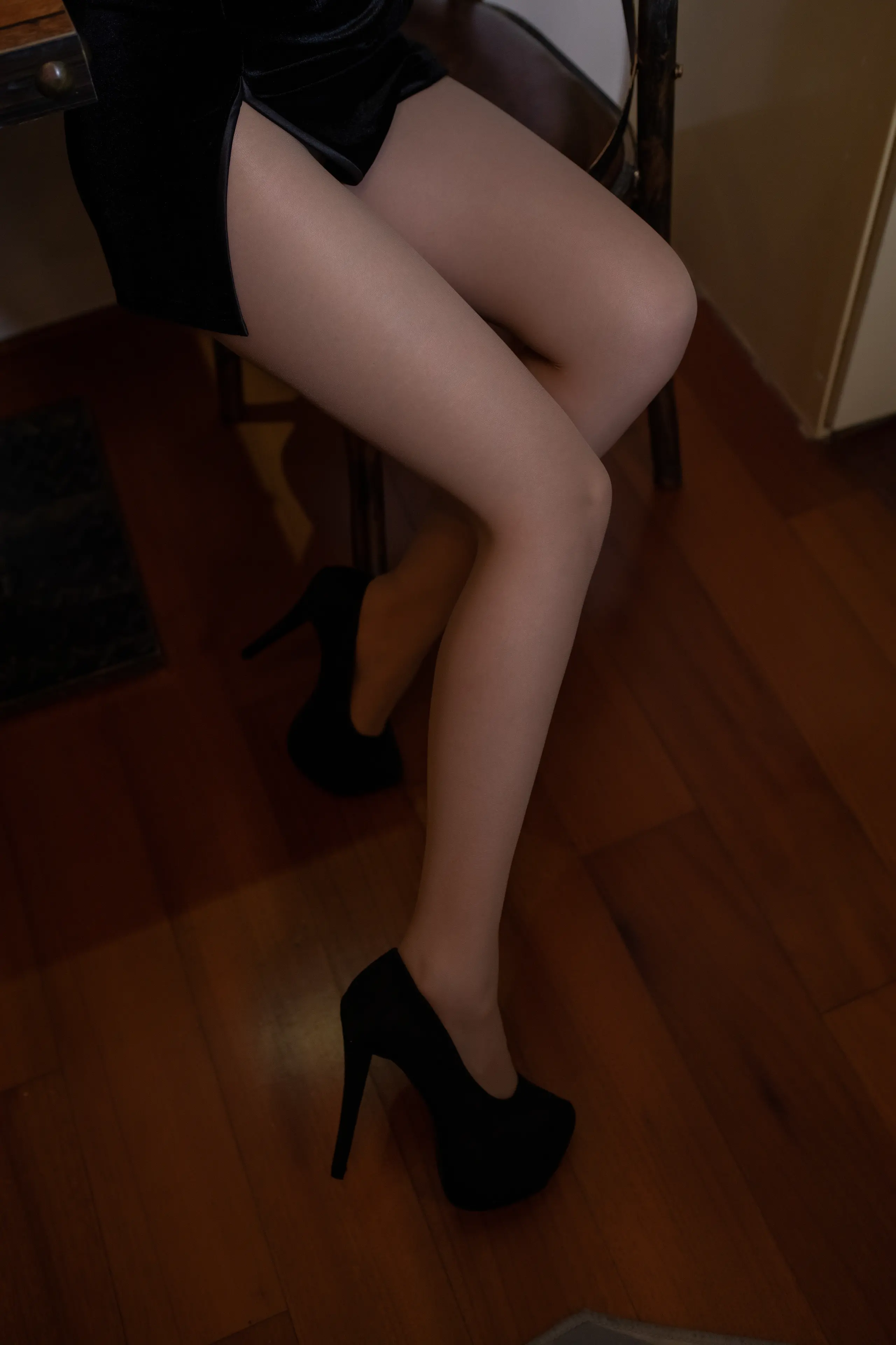 疯猫ss 肉丝黑旗袍 [40P]