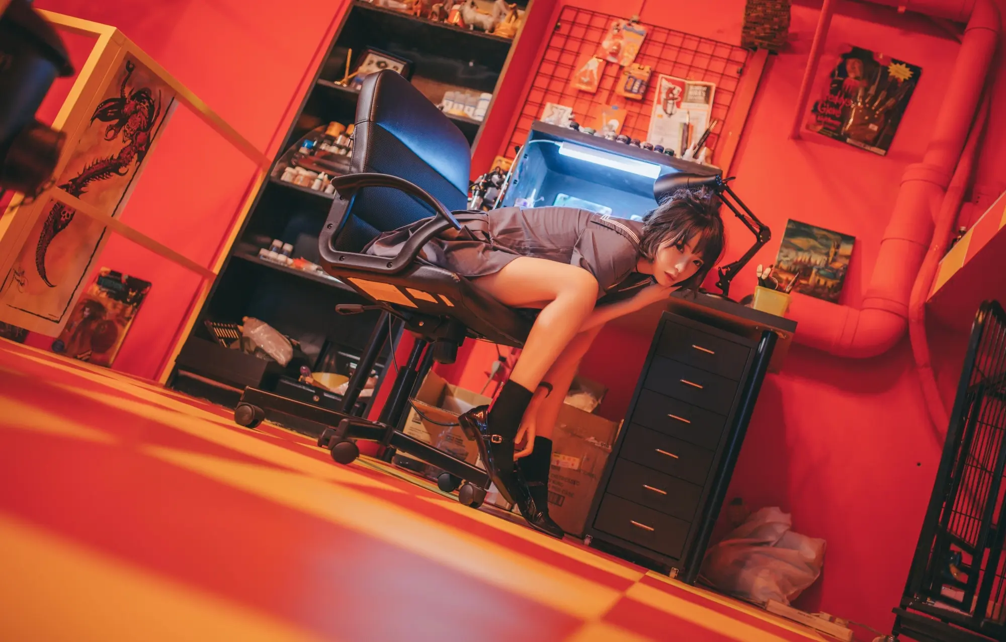 疯猫ss 被囚禁的少女 [44P]