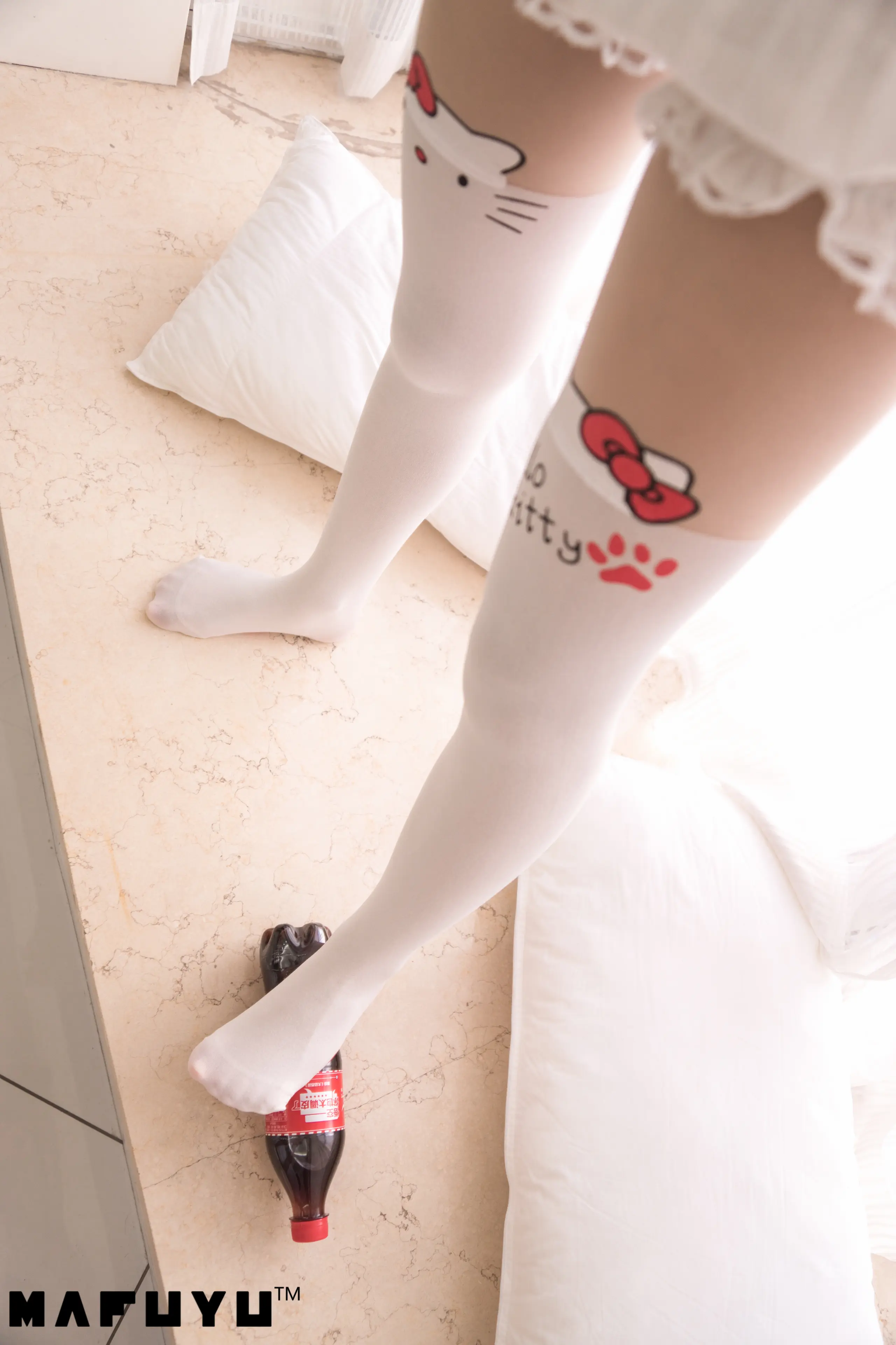 神楽坂真冬 猫爪白丝系列 [100P]