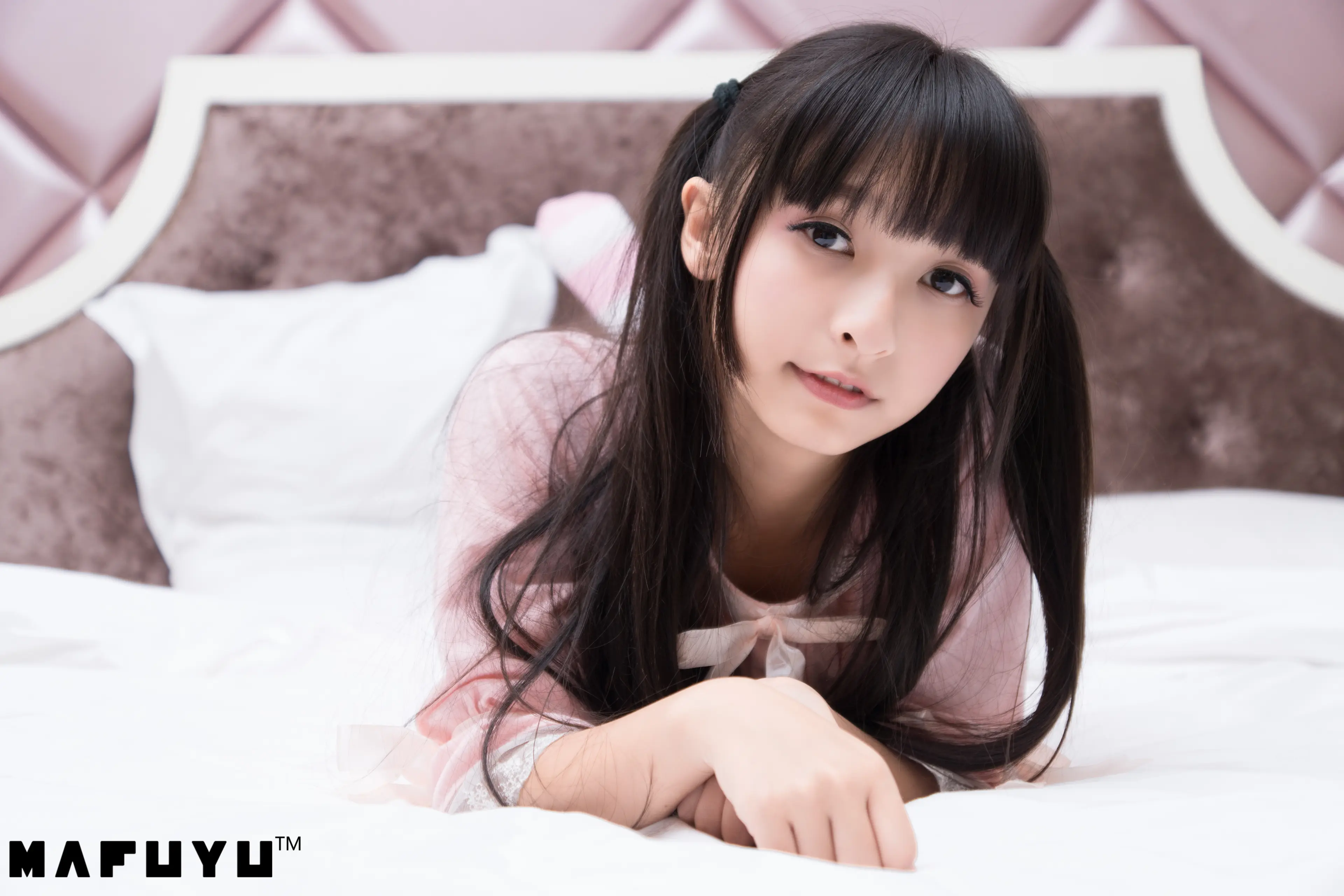 神楽坂真冬 粉白条纹系列 [106P]