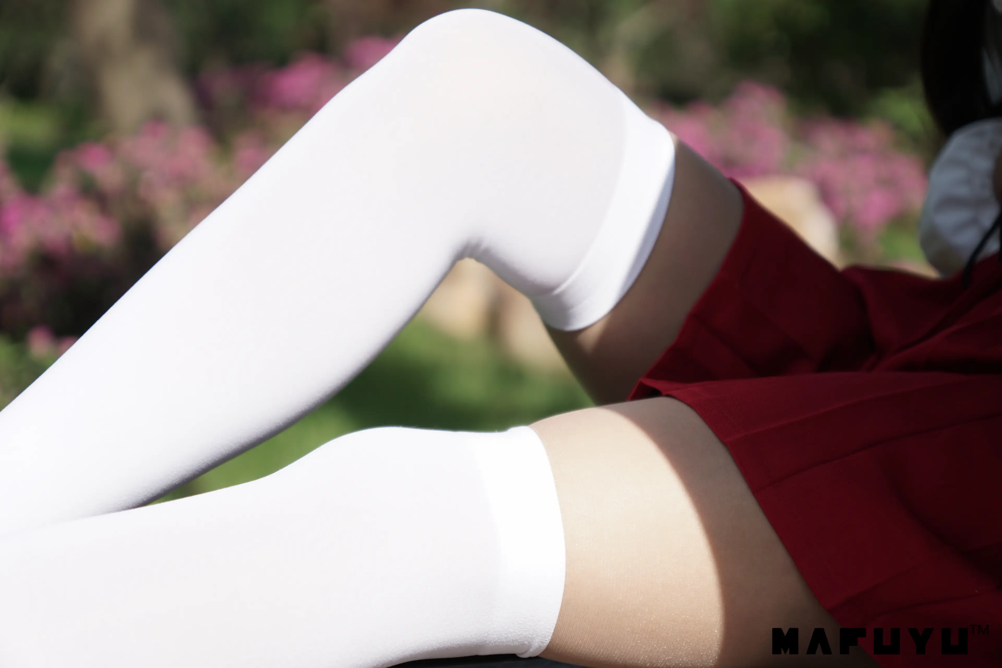 神楽坂真冬 红JK白过膝系列 [187P]