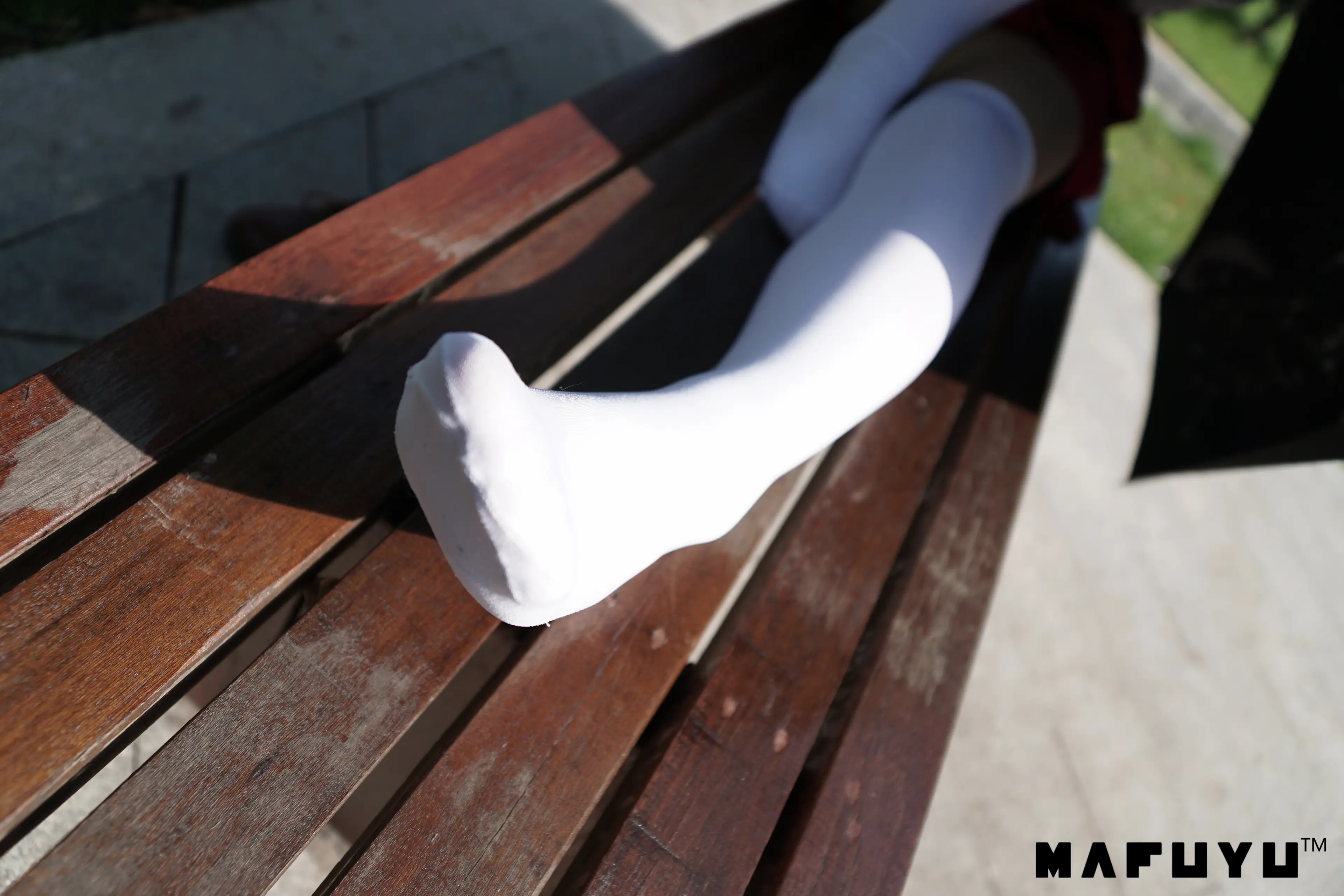 神楽坂真冬 红JK白过膝系列 [187P]