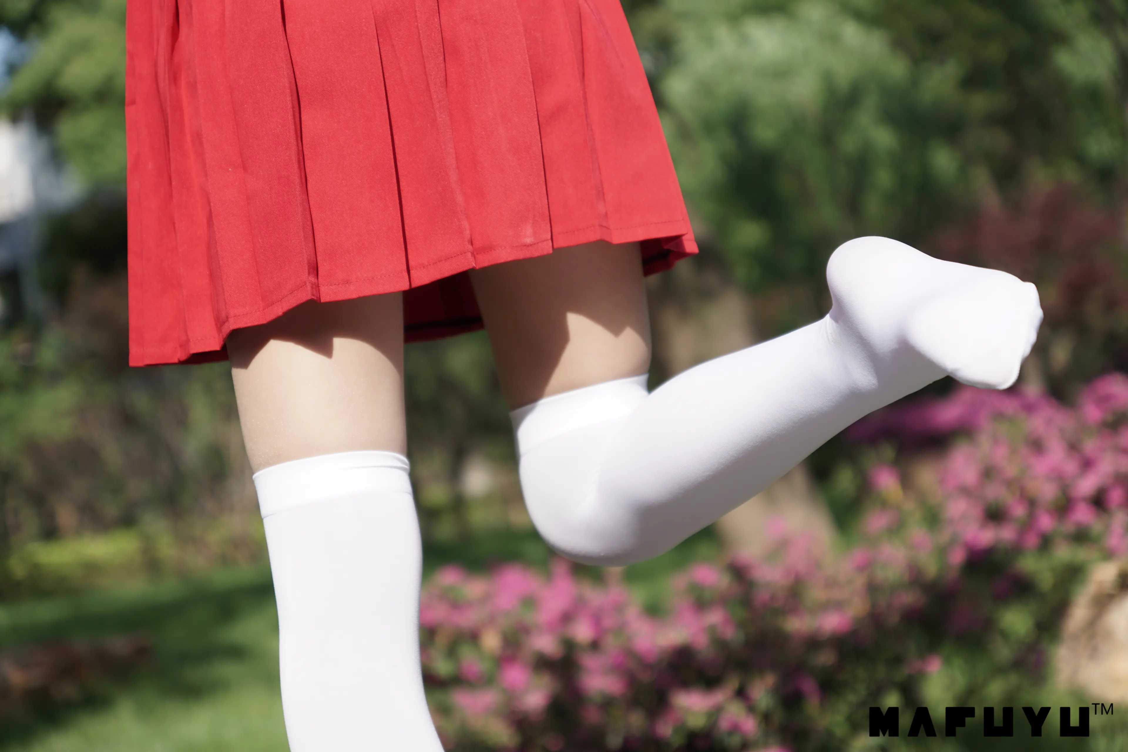 神楽坂真冬 红JK白过膝系列 [187P]