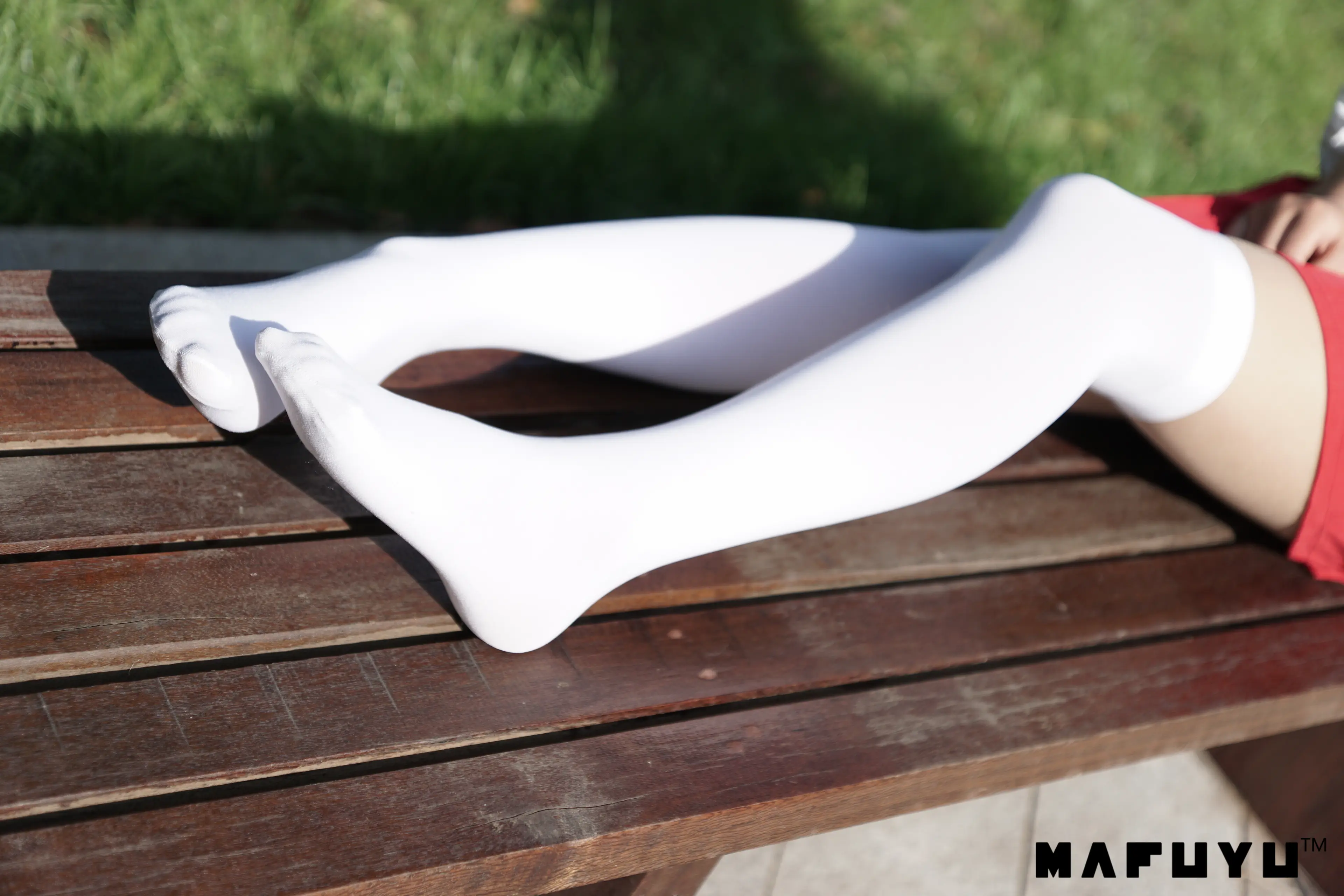 神楽坂真冬 红JK白过膝系列 [187P]