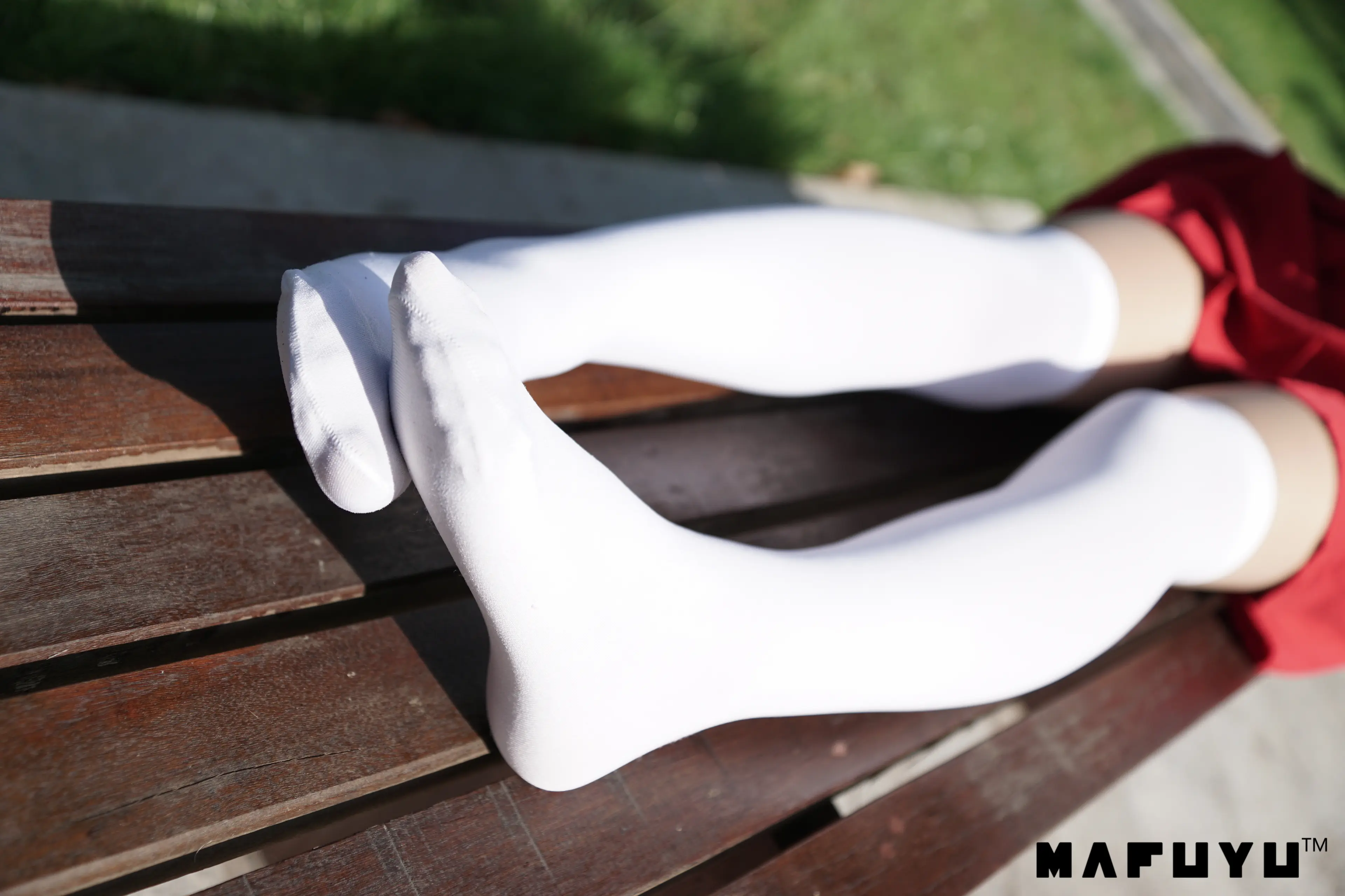 神楽坂真冬 红JK白过膝系列 [187P]