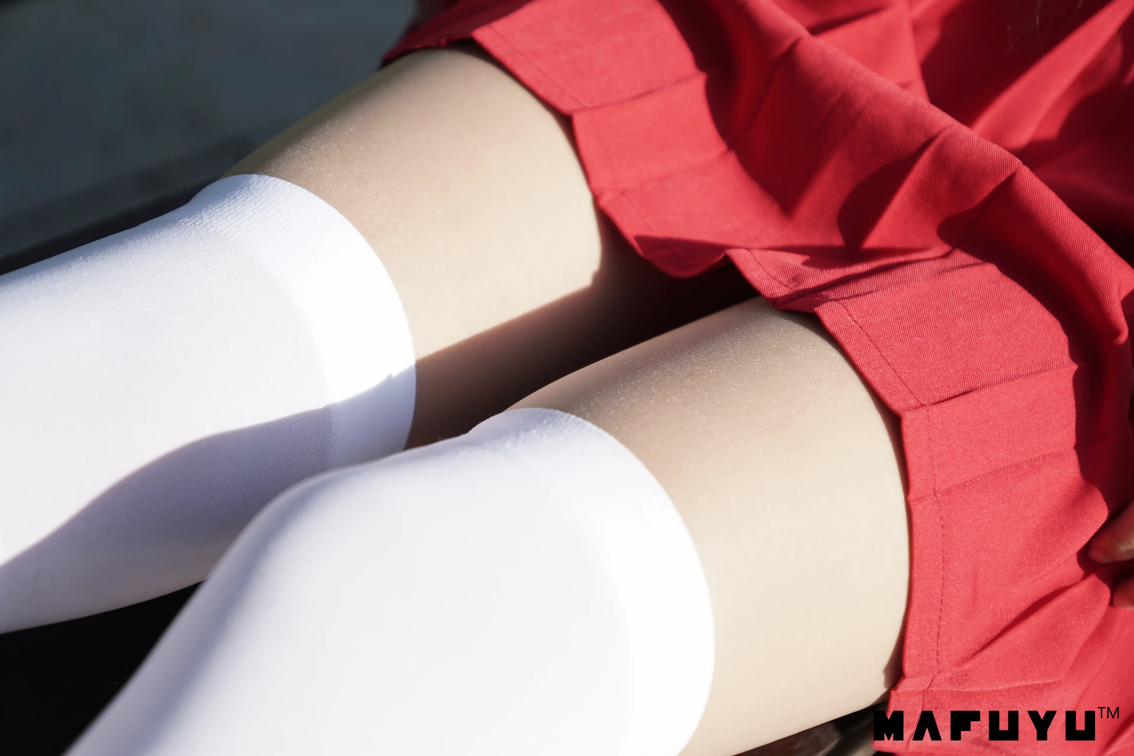 神楽坂真冬 红JK白过膝系列 [187P]