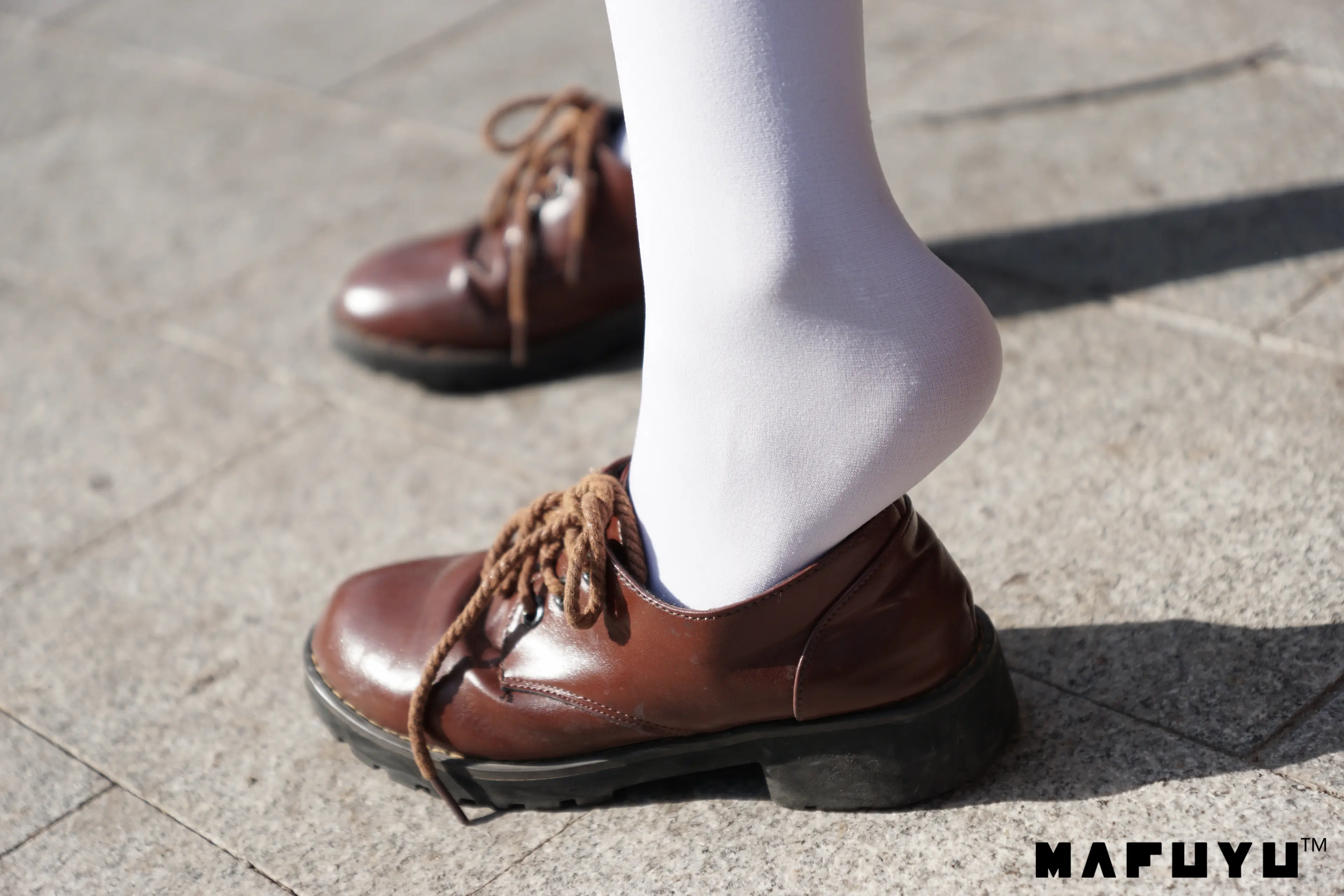 神楽坂真冬 红JK白过膝系列 [187P]