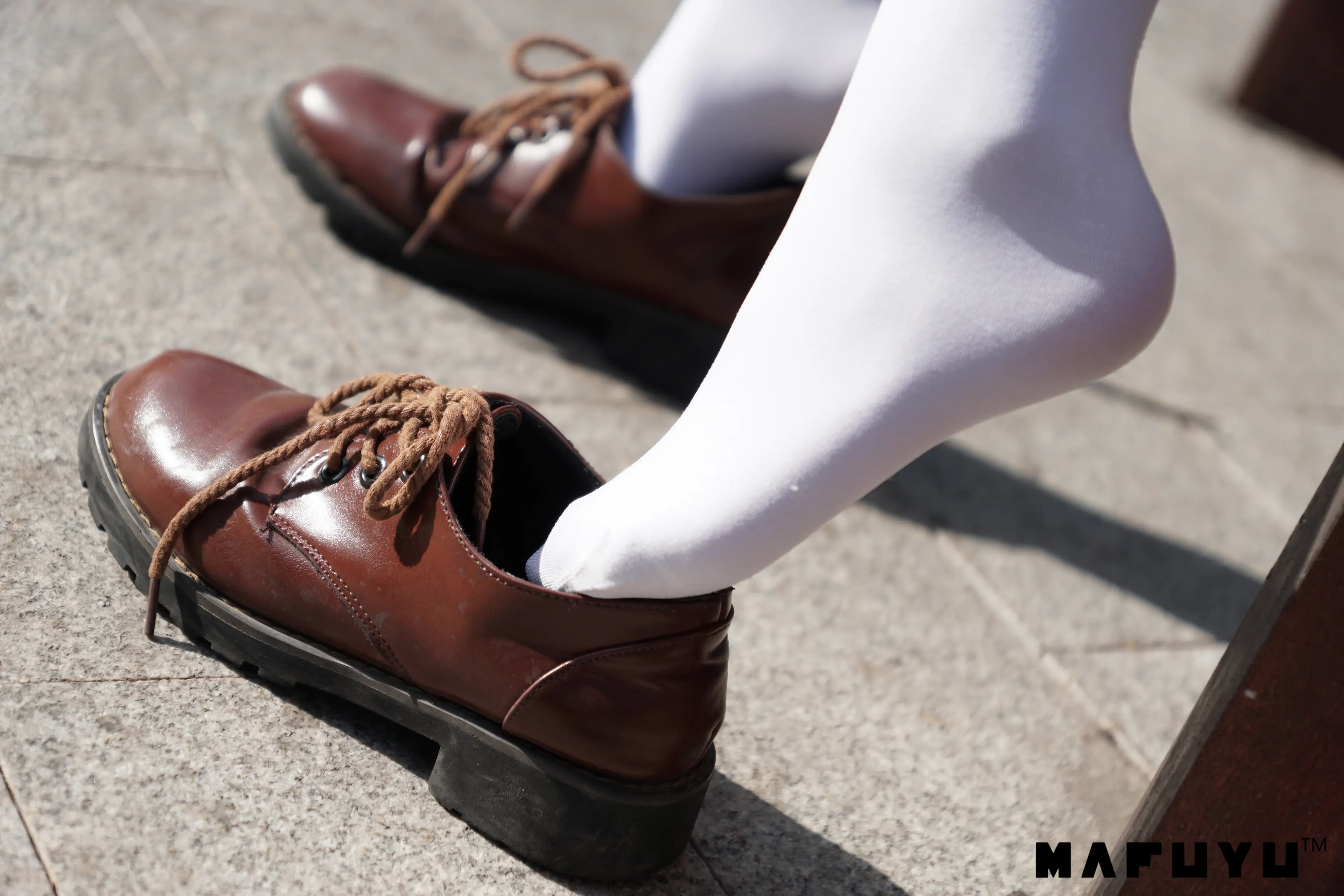 神楽坂真冬 红JK白过膝系列 [187P]