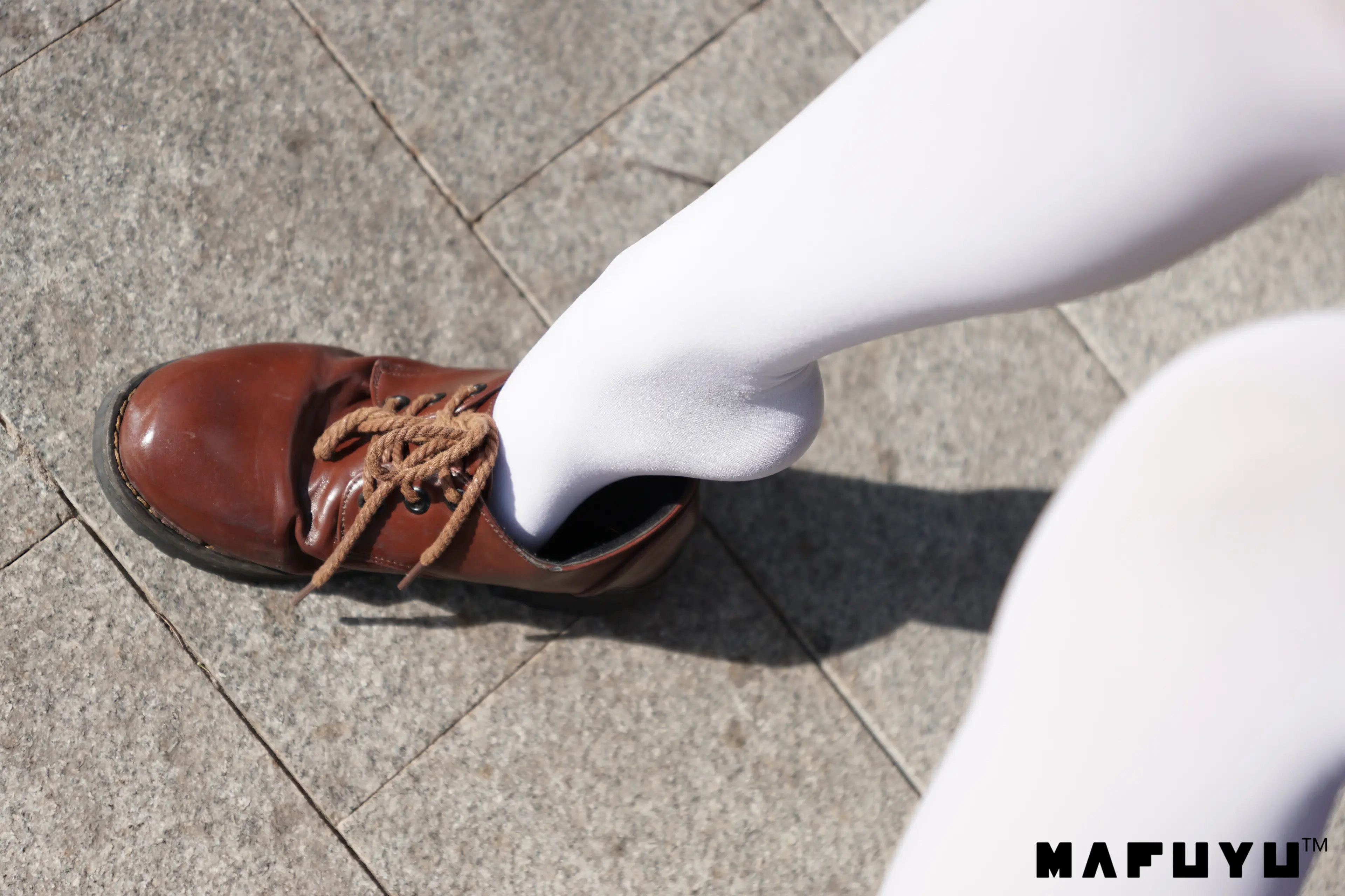 神楽坂真冬 红JK白过膝系列 [187P]