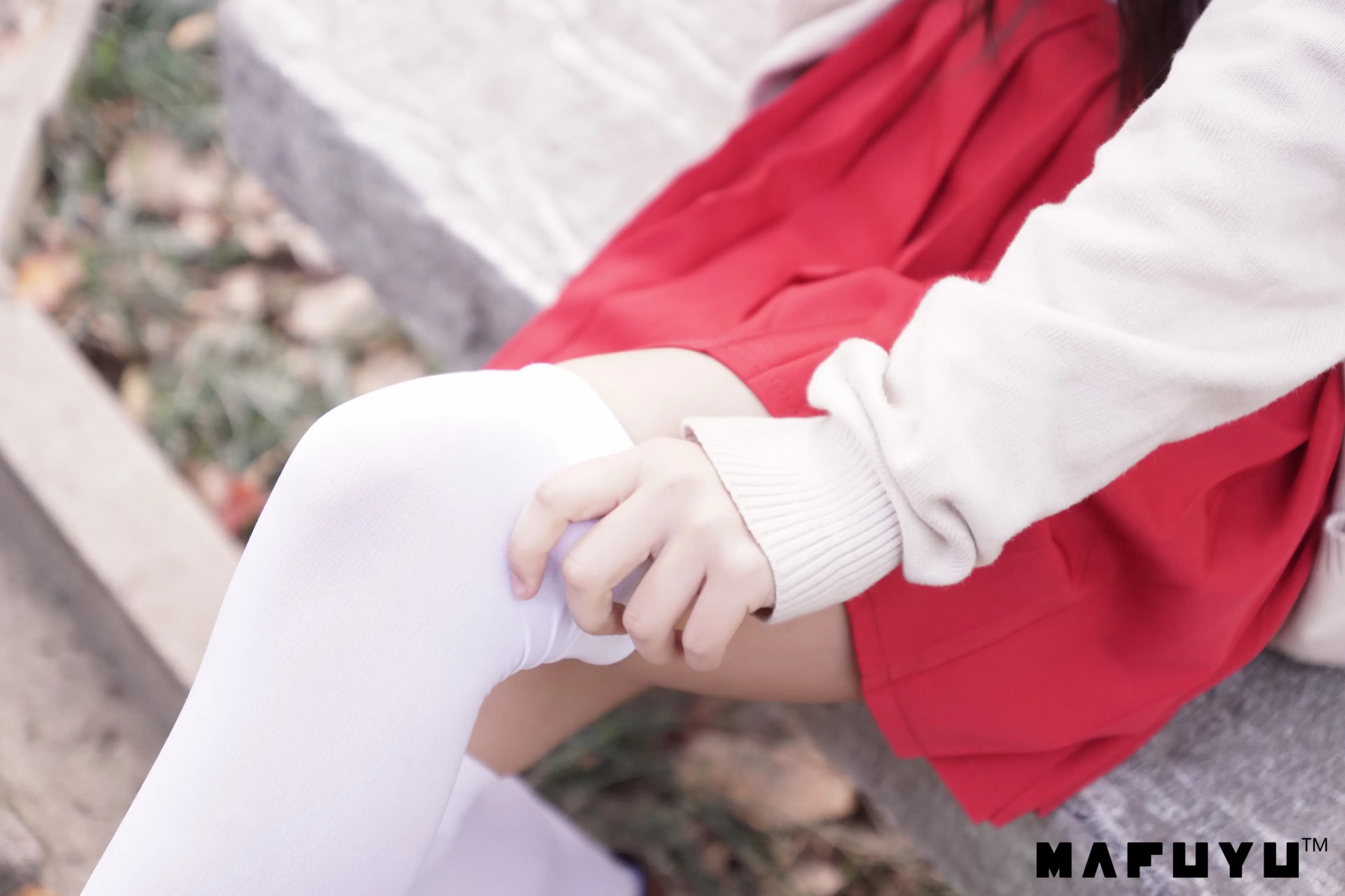 神楽坂真冬 红JK白过膝系列 [187P]