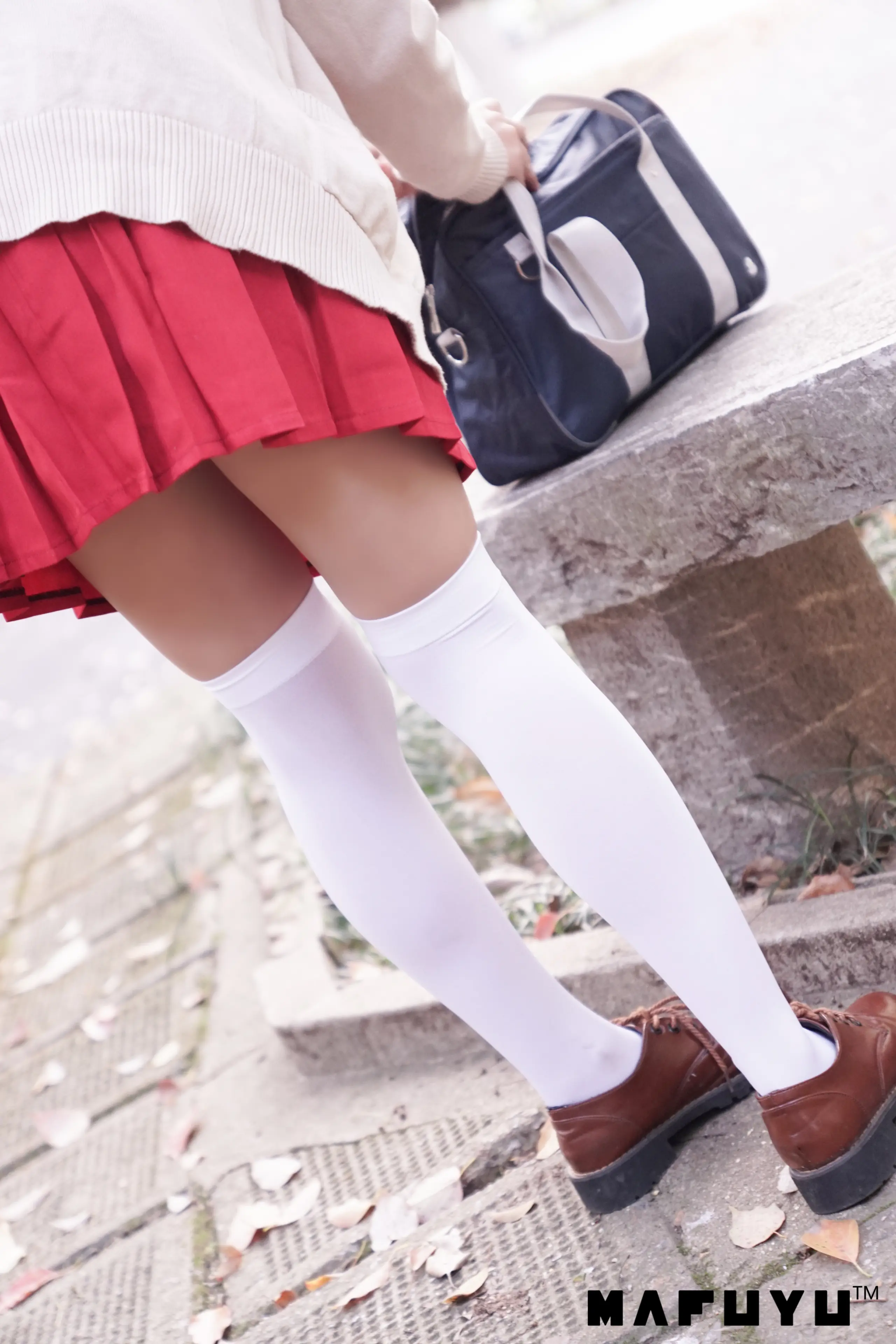 神楽坂真冬 红JK白过膝系列 [187P]