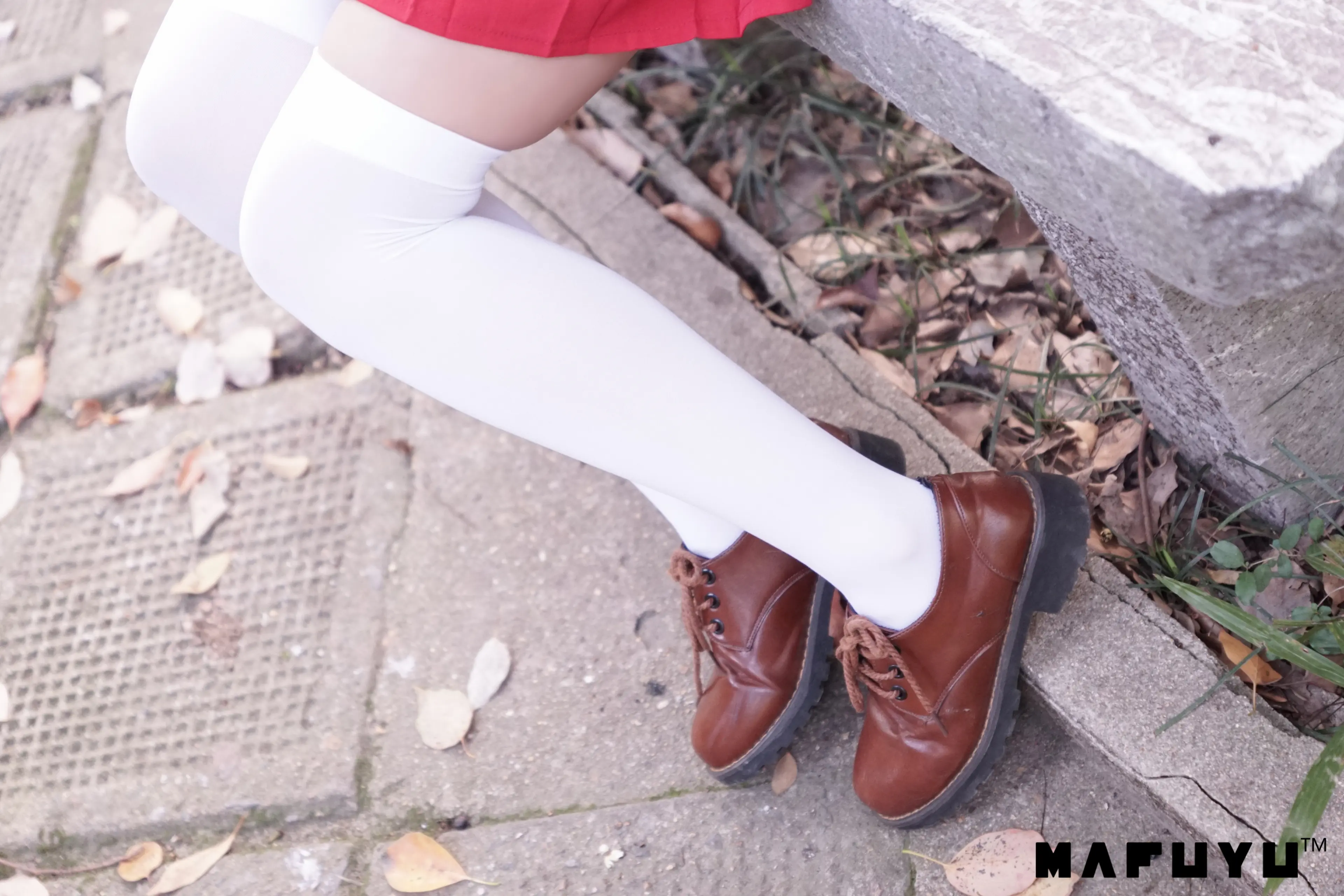 神楽坂真冬 红JK白过膝系列 [187P]