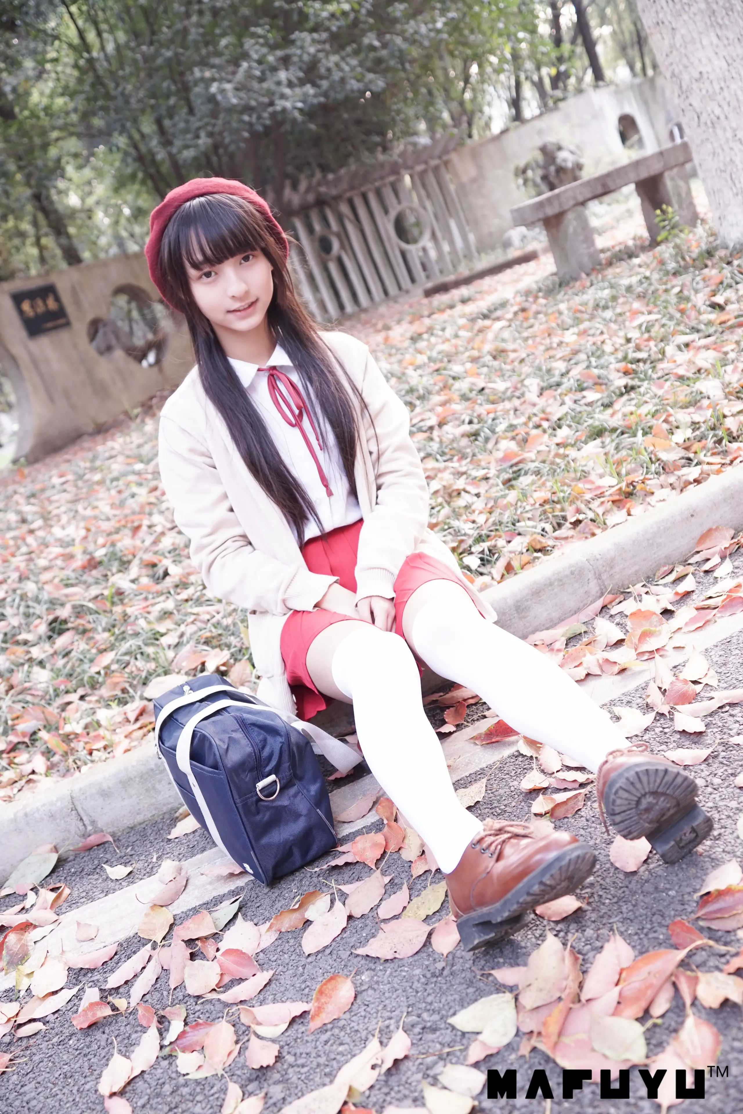 神楽坂真冬 红JK白过膝系列 [187P]