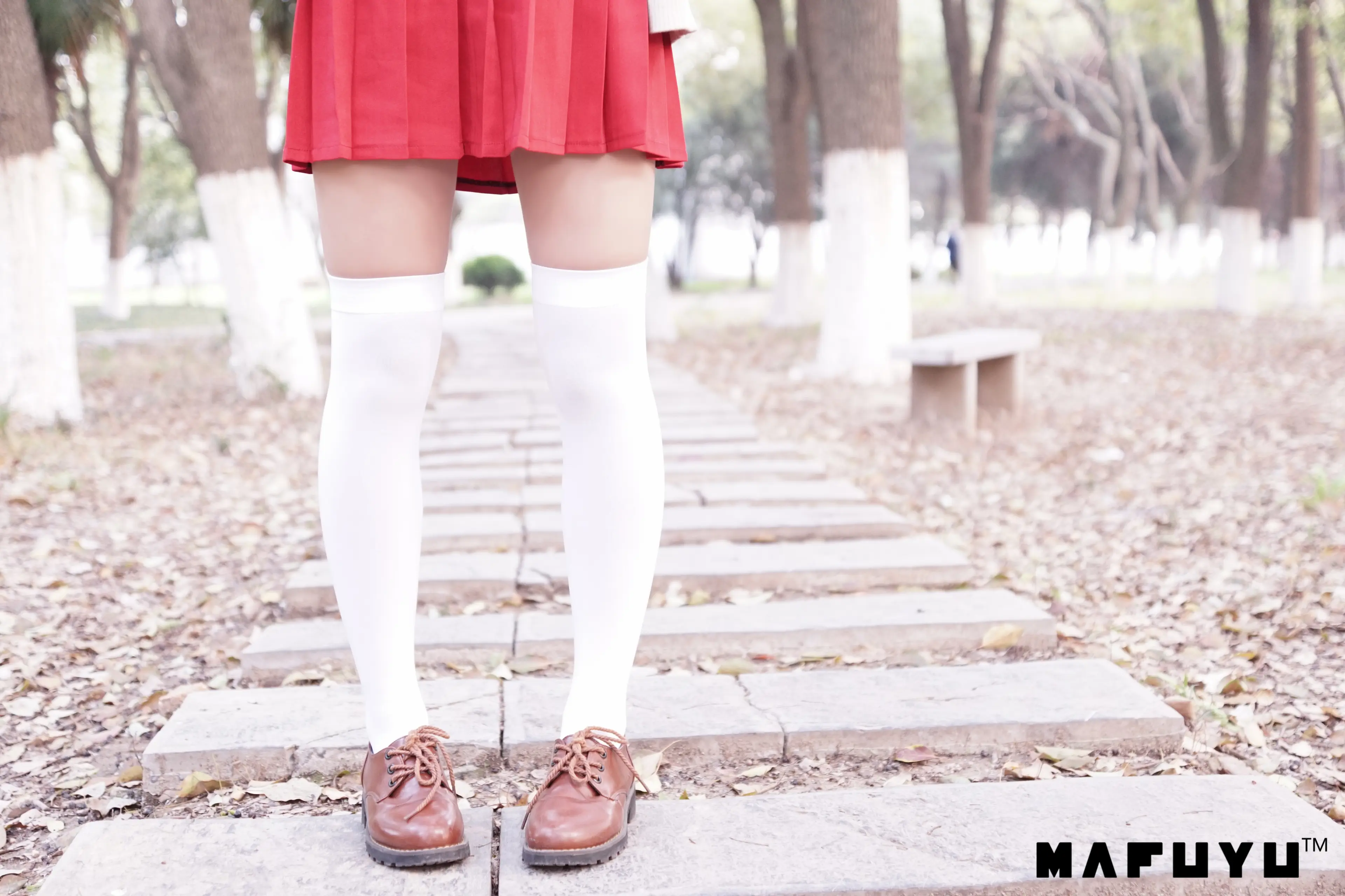 神楽坂真冬 红JK白过膝系列 [187P]