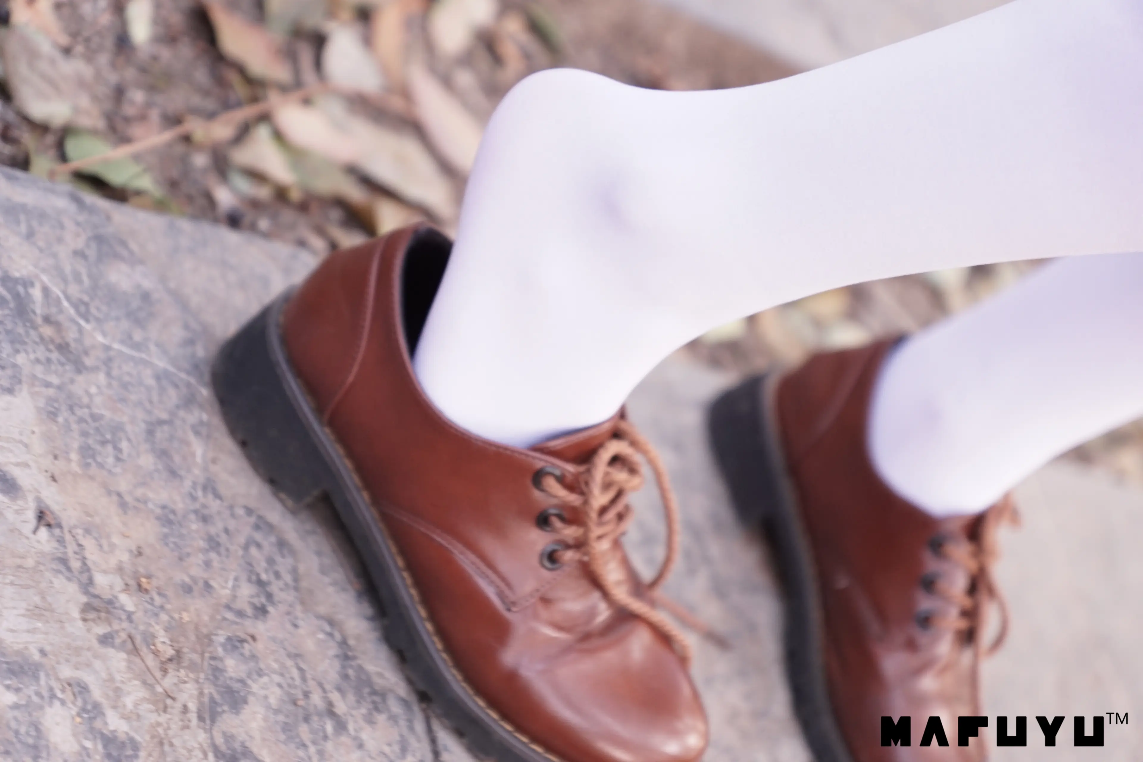 神楽坂真冬 红JK白过膝系列 [187P]