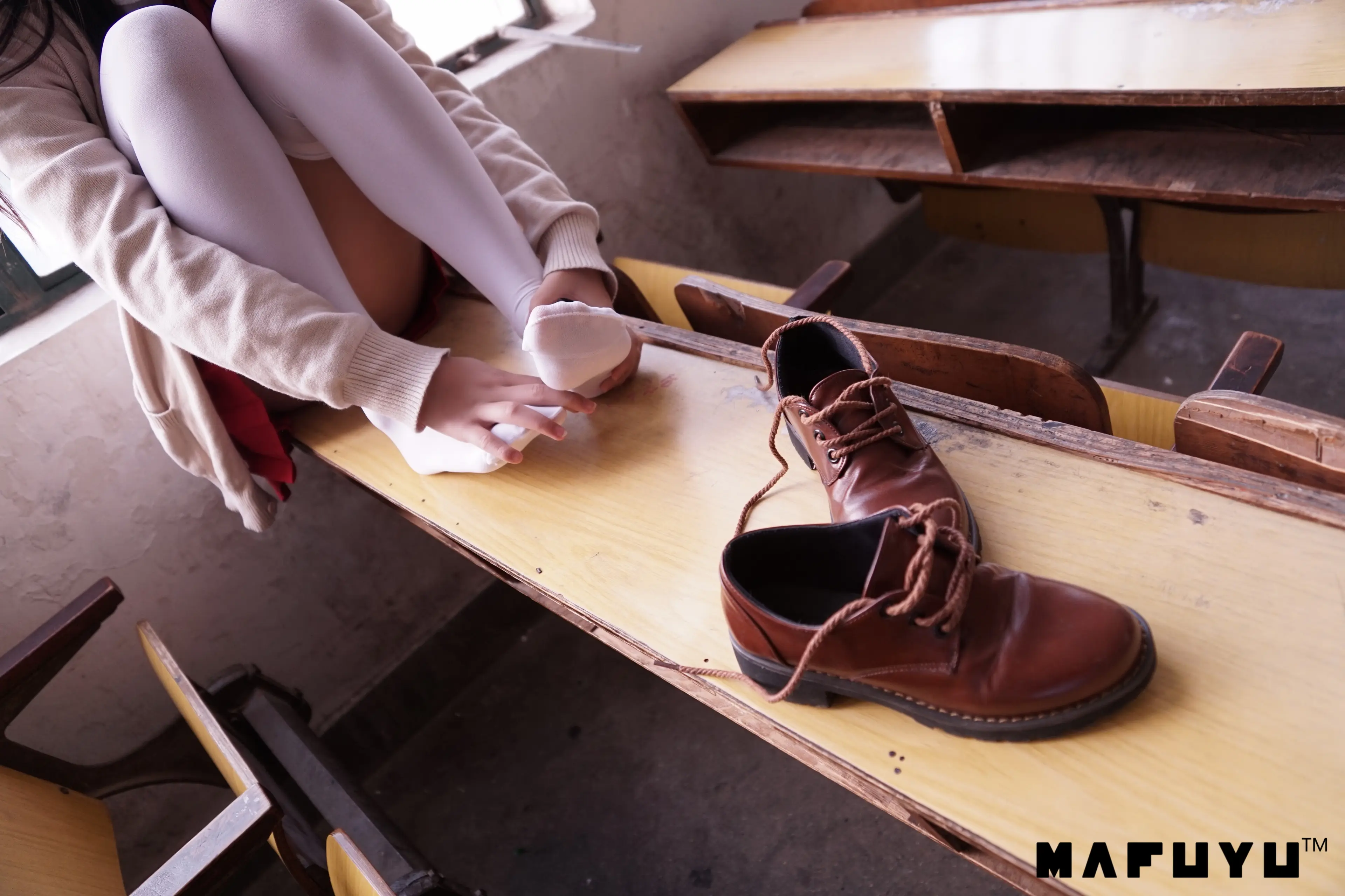 神楽坂真冬 红JK白过膝系列 [187P]