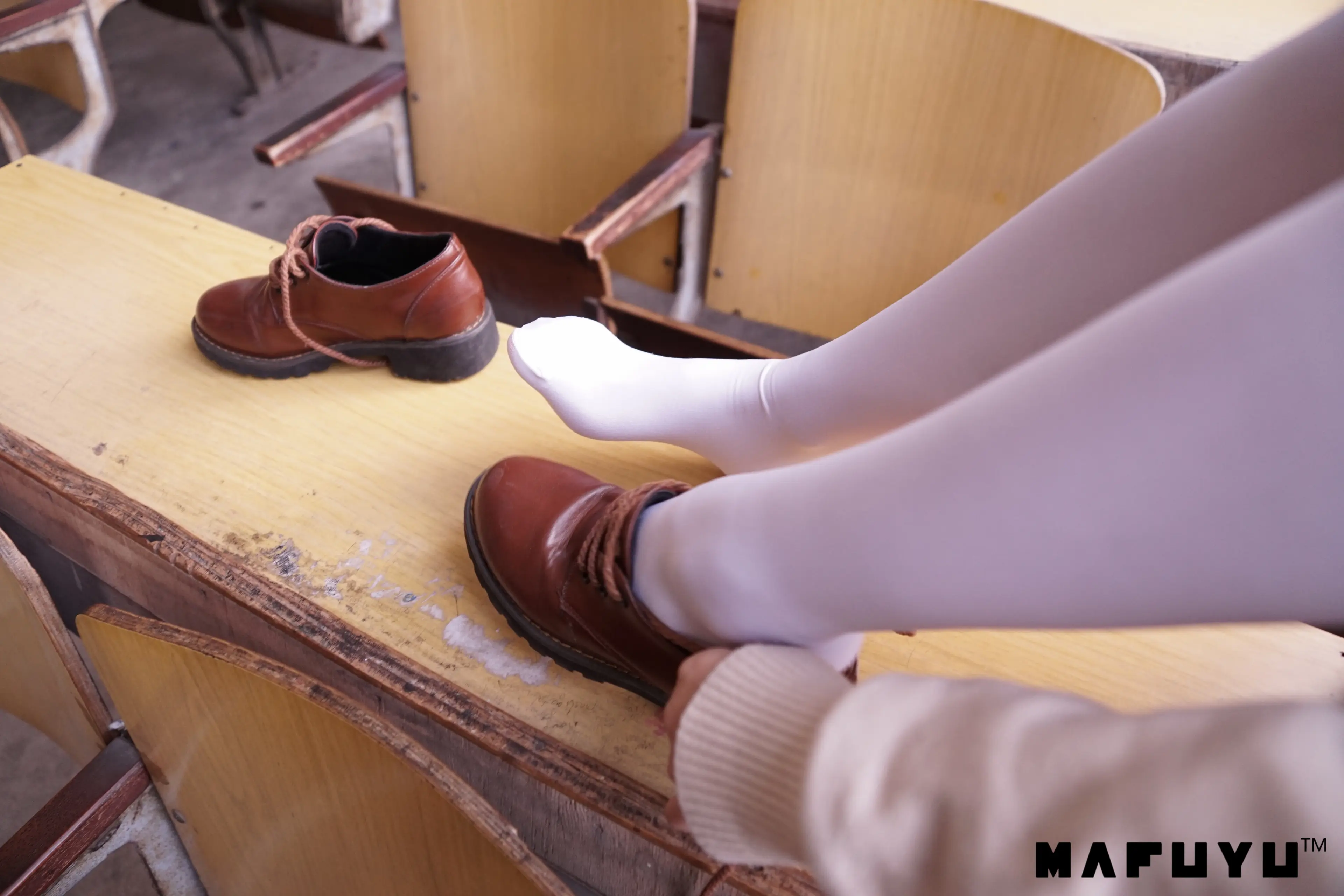 神楽坂真冬 红JK白过膝系列 [187P]