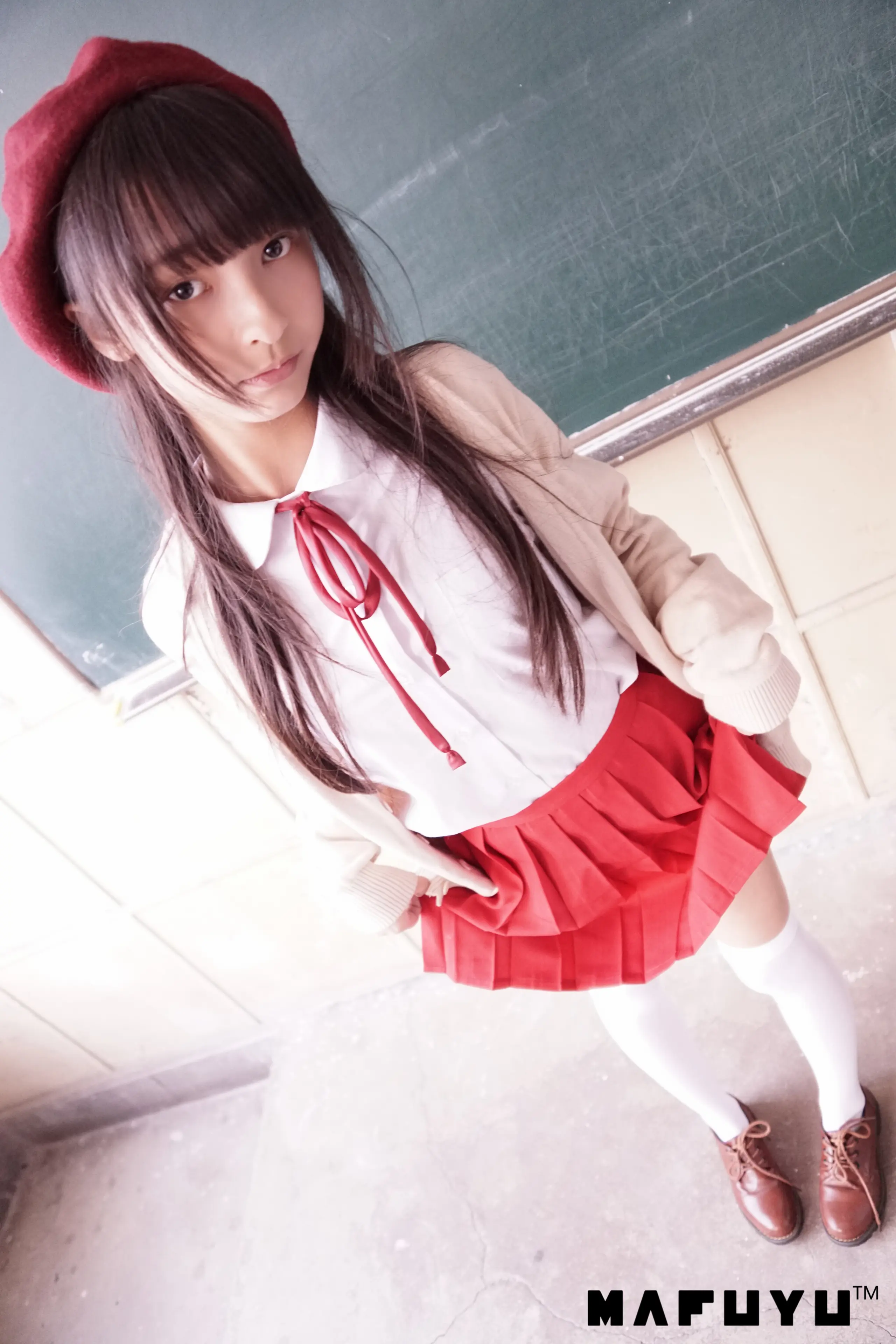 神楽坂真冬 红JK白过膝系列 [187P]