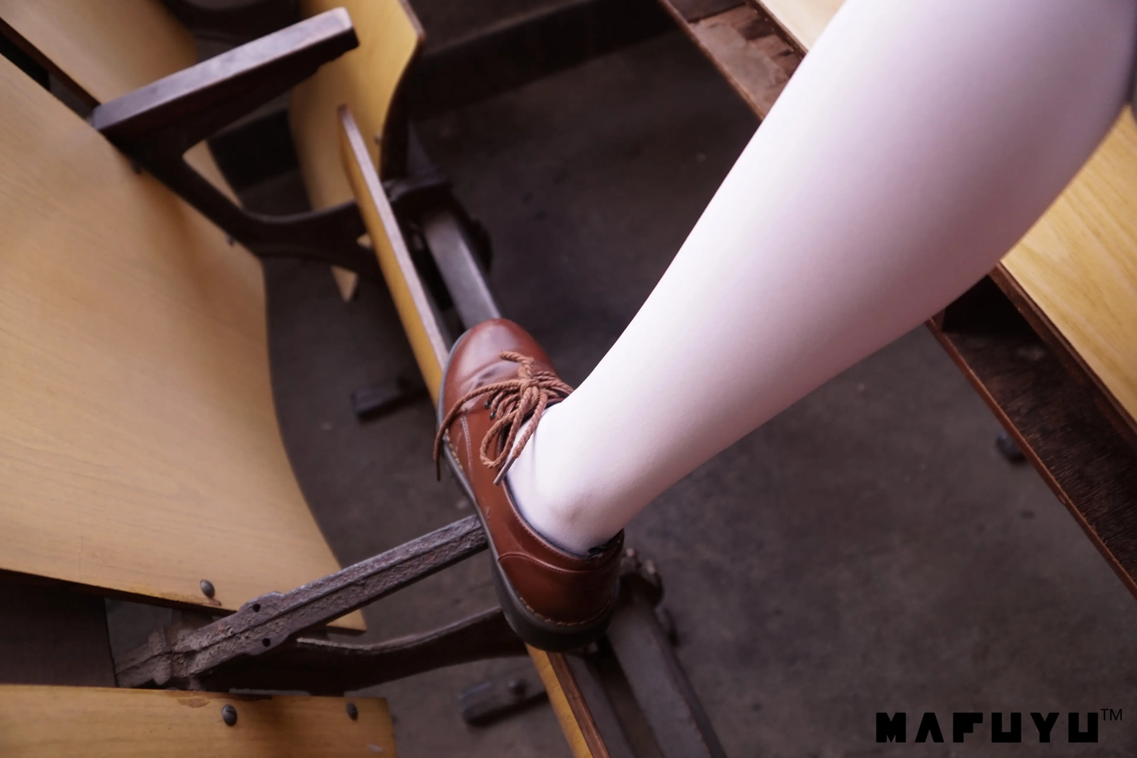 神楽坂真冬 红JK白过膝系列 [187P]