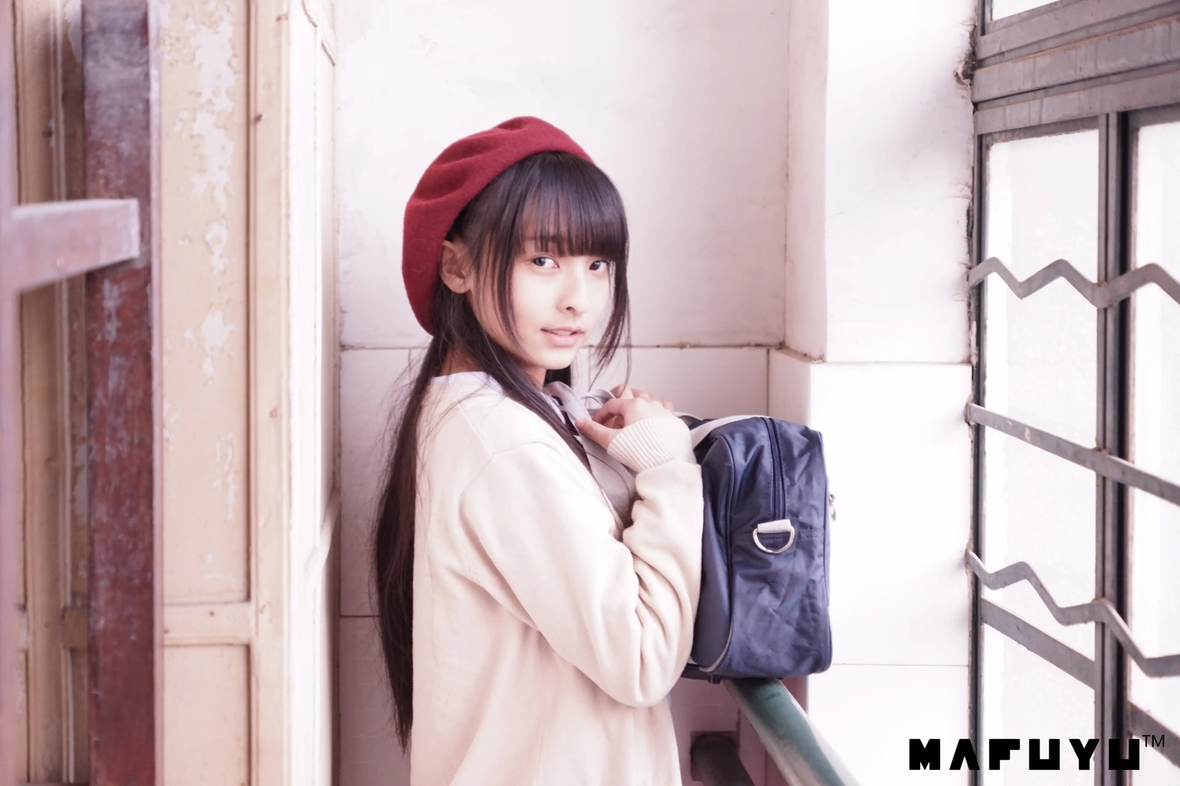 神楽坂真冬 红JK白过膝系列 [187P]