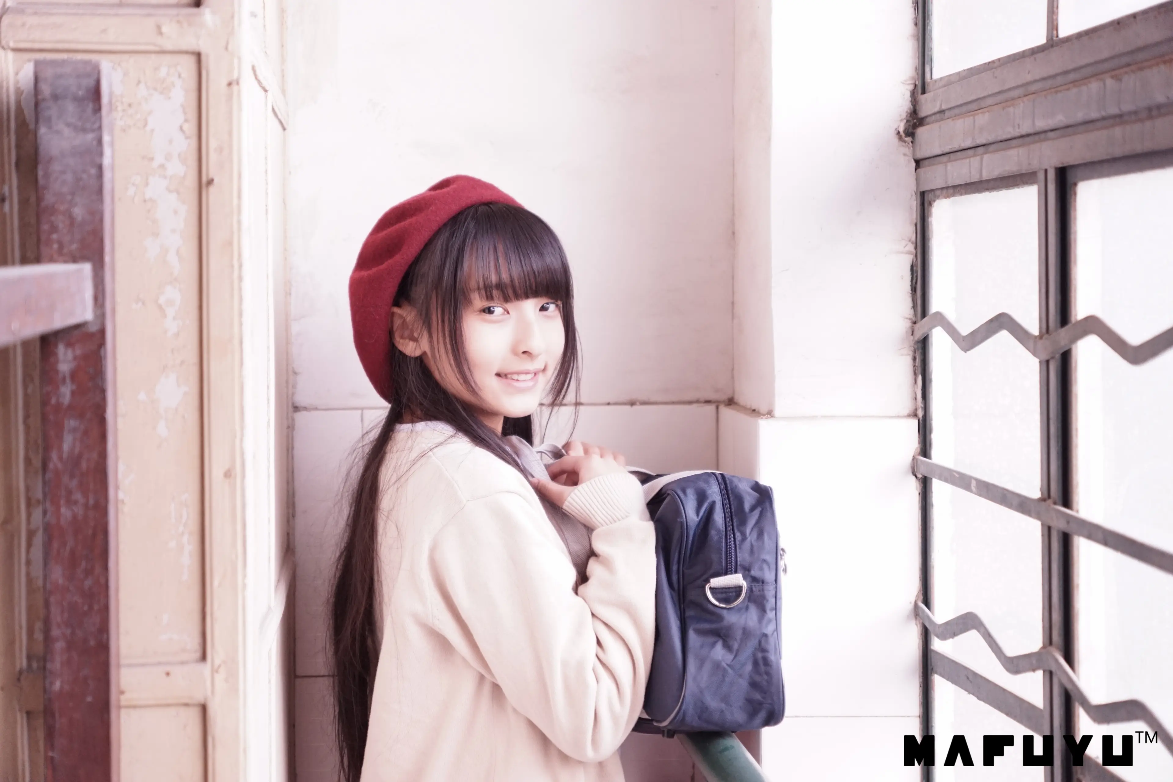 神楽坂真冬 红JK白过膝系列 [187P]