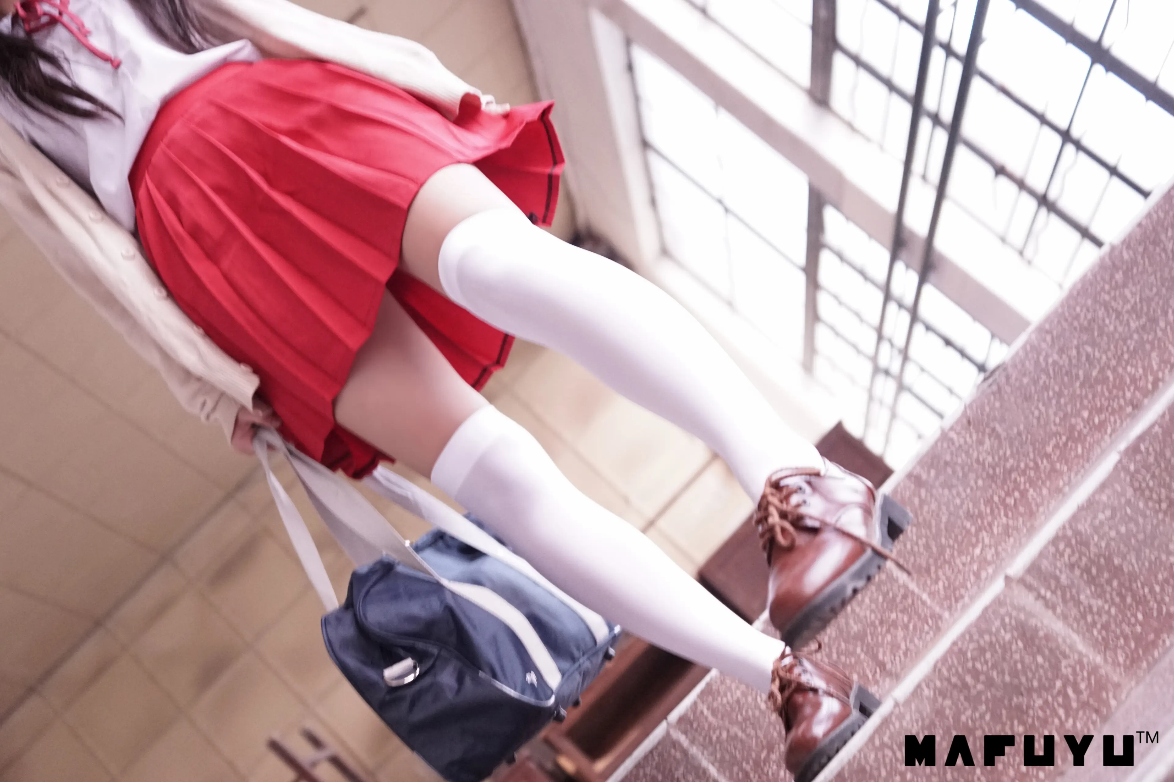 神楽坂真冬 红JK白过膝系列 [187P]