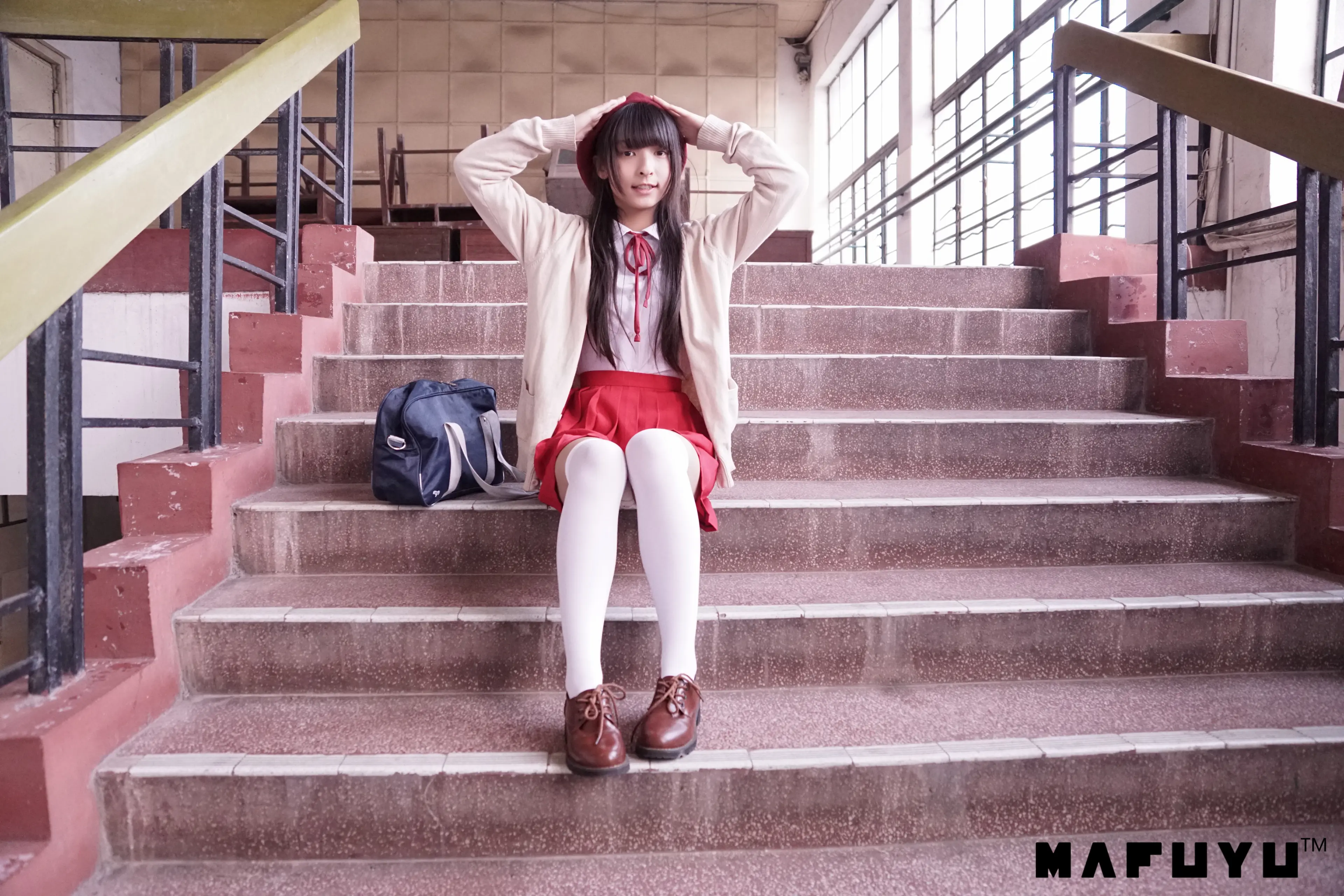 神楽坂真冬 红JK白过膝系列 [187P]