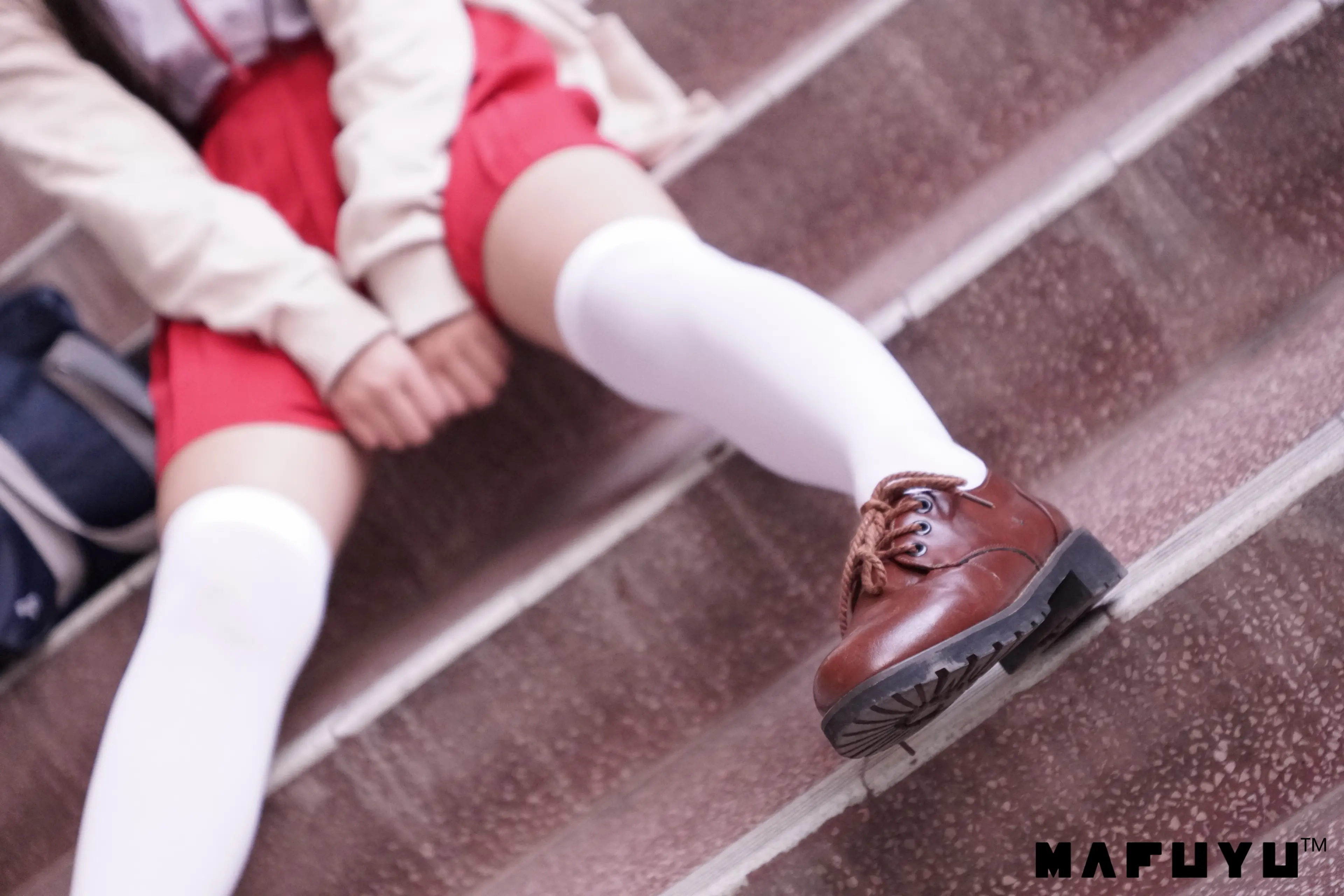 神楽坂真冬 红JK白过膝系列 [187P]