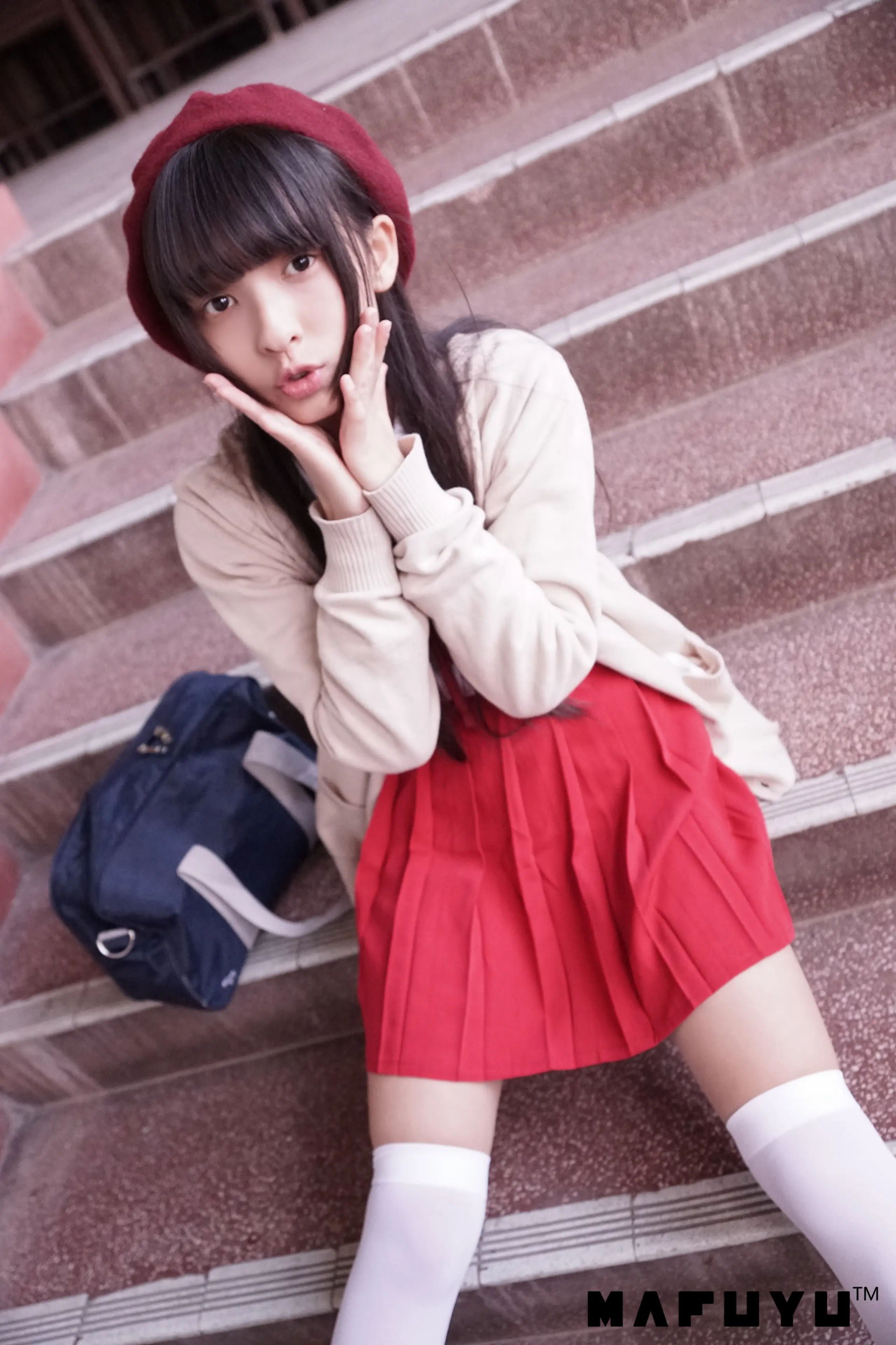 神楽坂真冬 红JK白过膝系列 [187P]