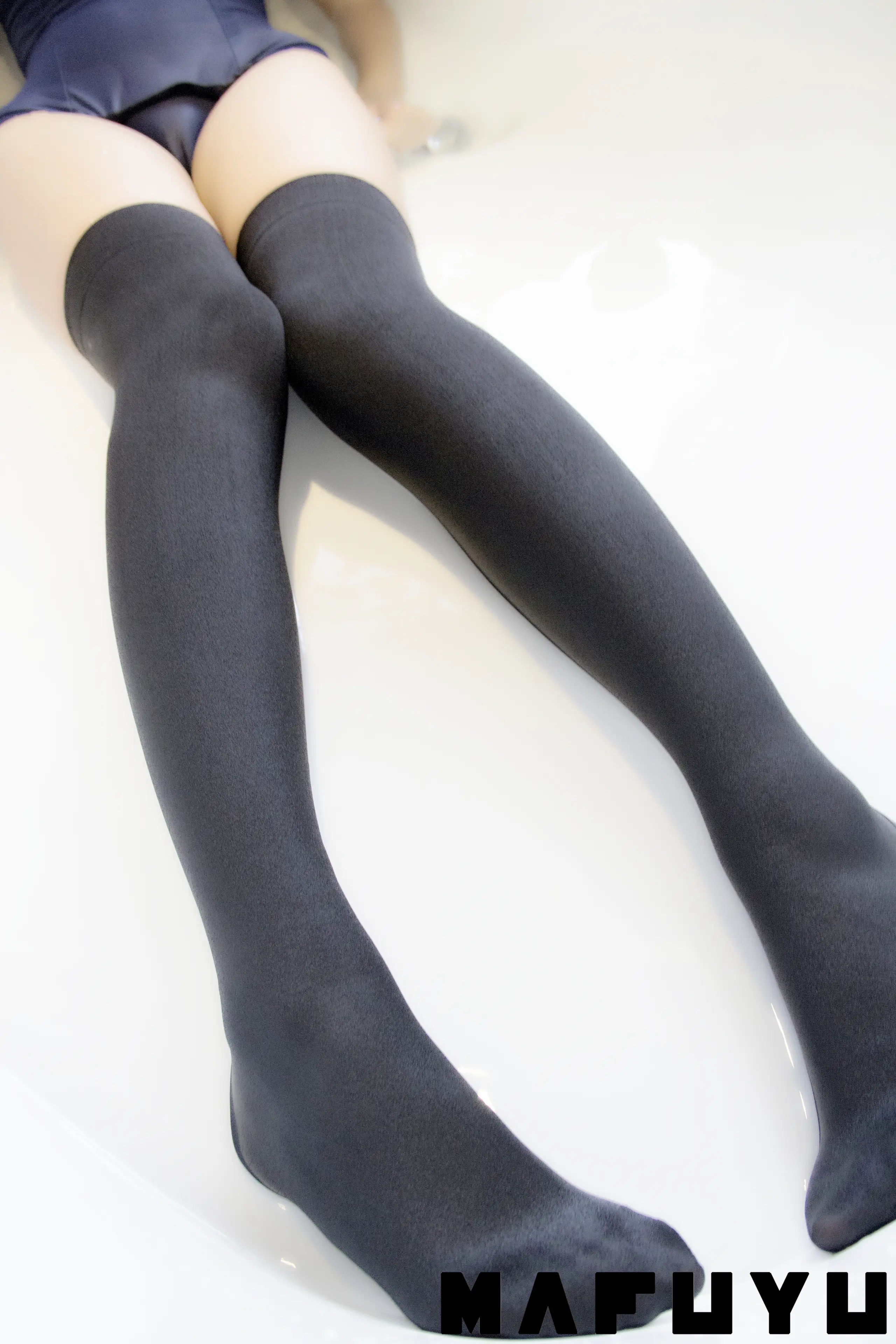 神楽坂真冬 黑丝死库水 [82P]