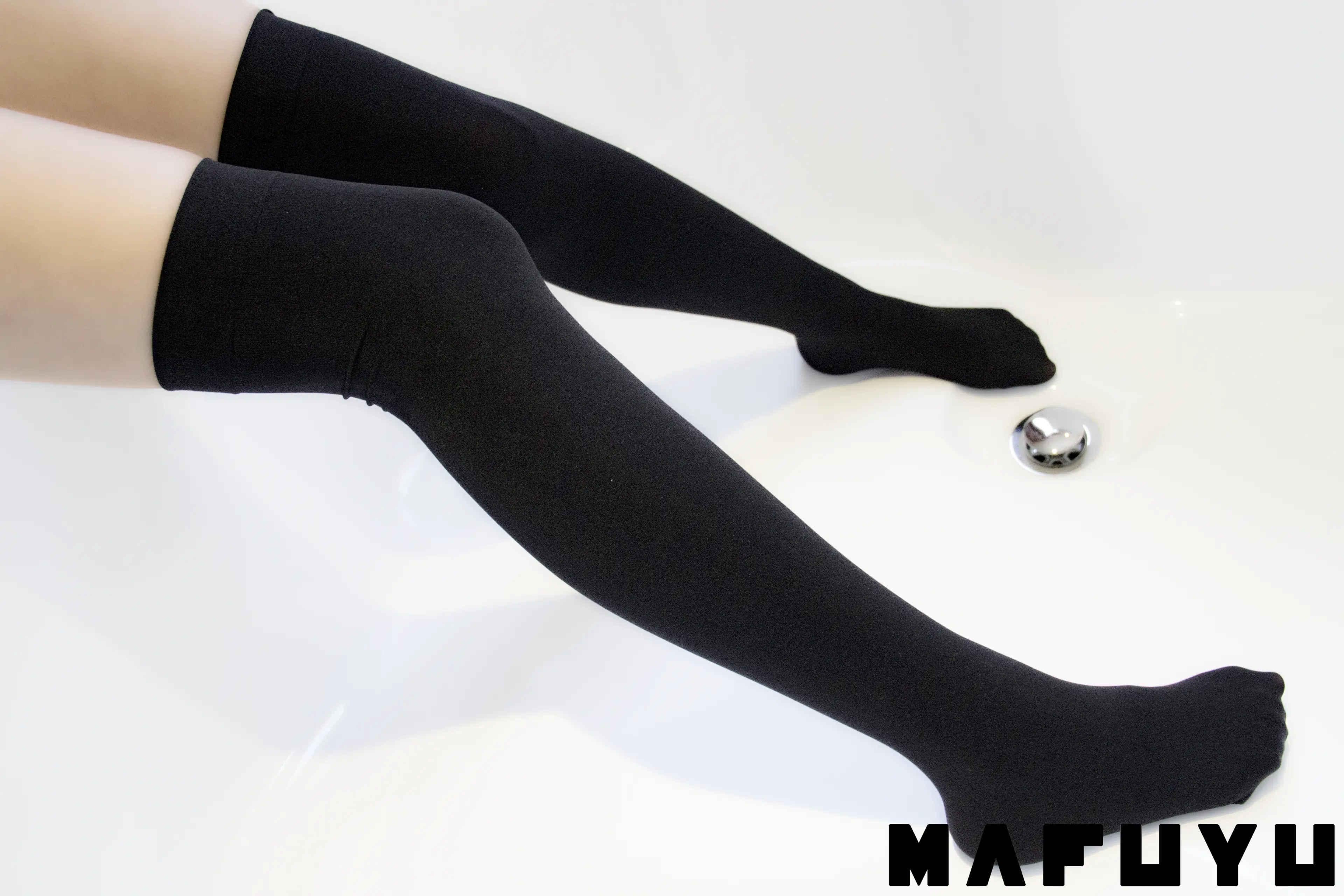 神楽坂真冬 黑丝死库水 [82P]