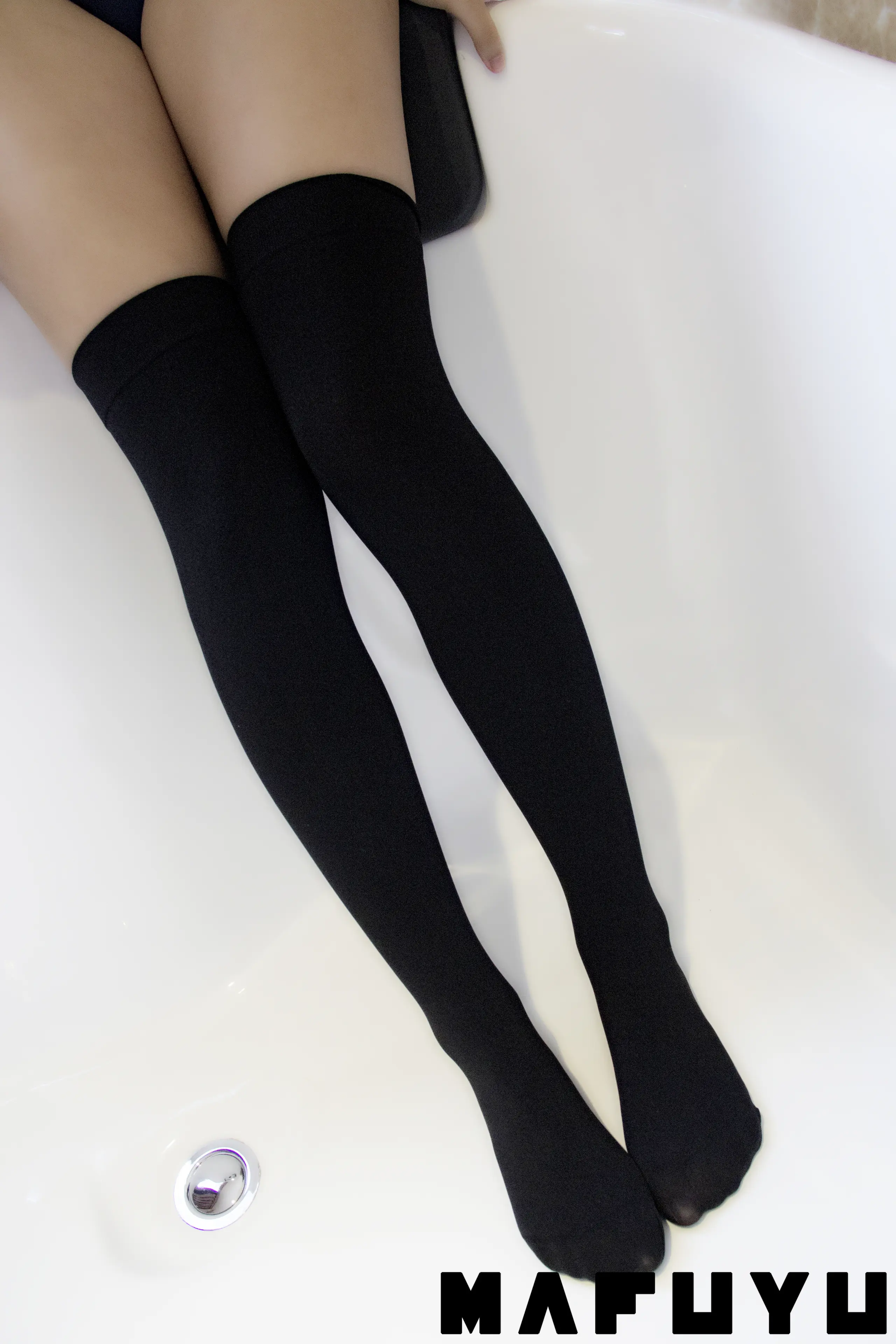 神楽坂真冬 黑丝死库水 [82P]