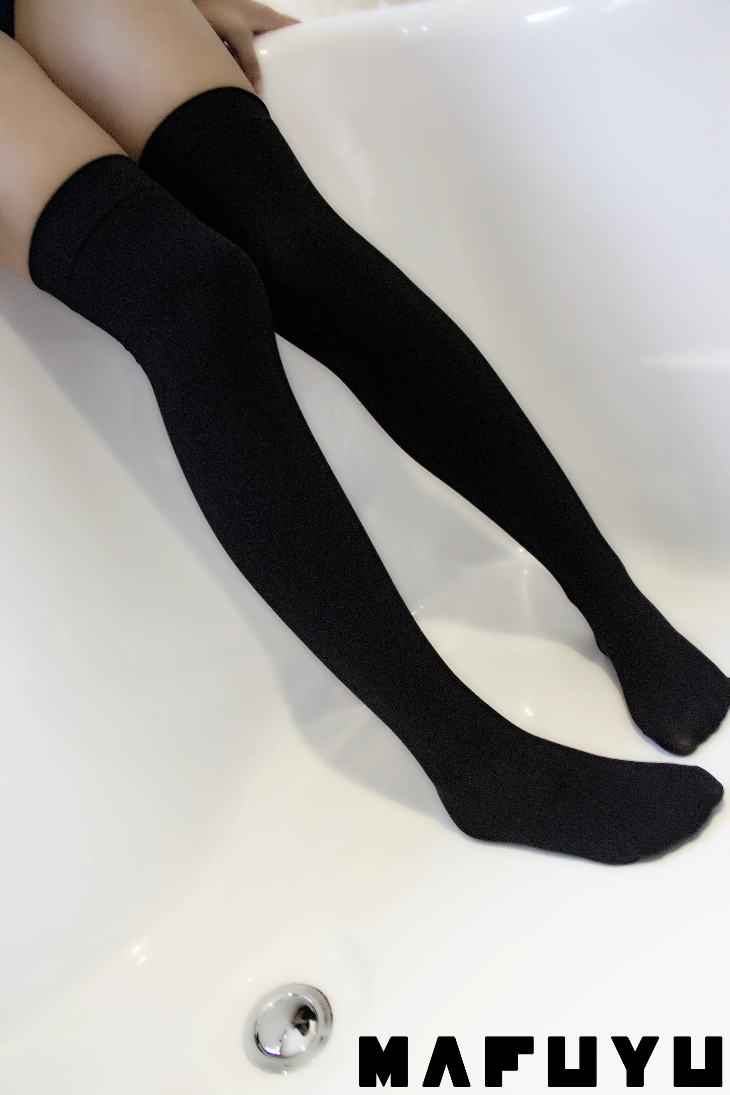 神楽坂真冬 黑丝死库水 [82P]