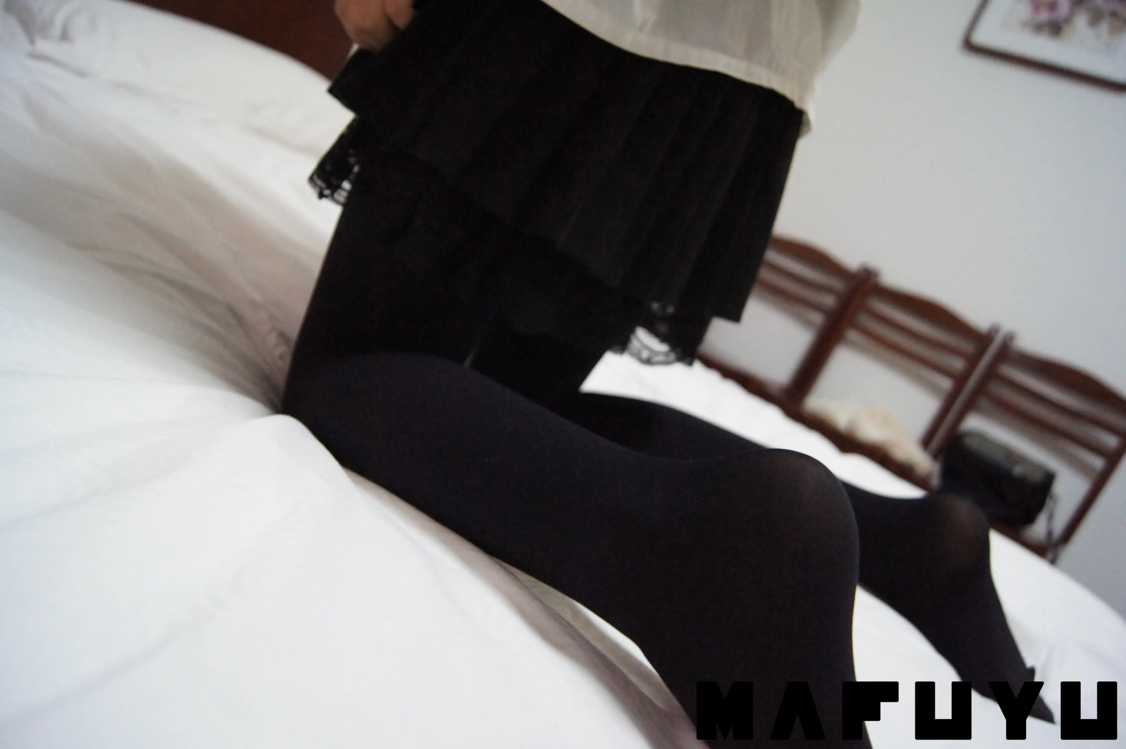 神楽坂真冬 黑丝衬衫 [88P]